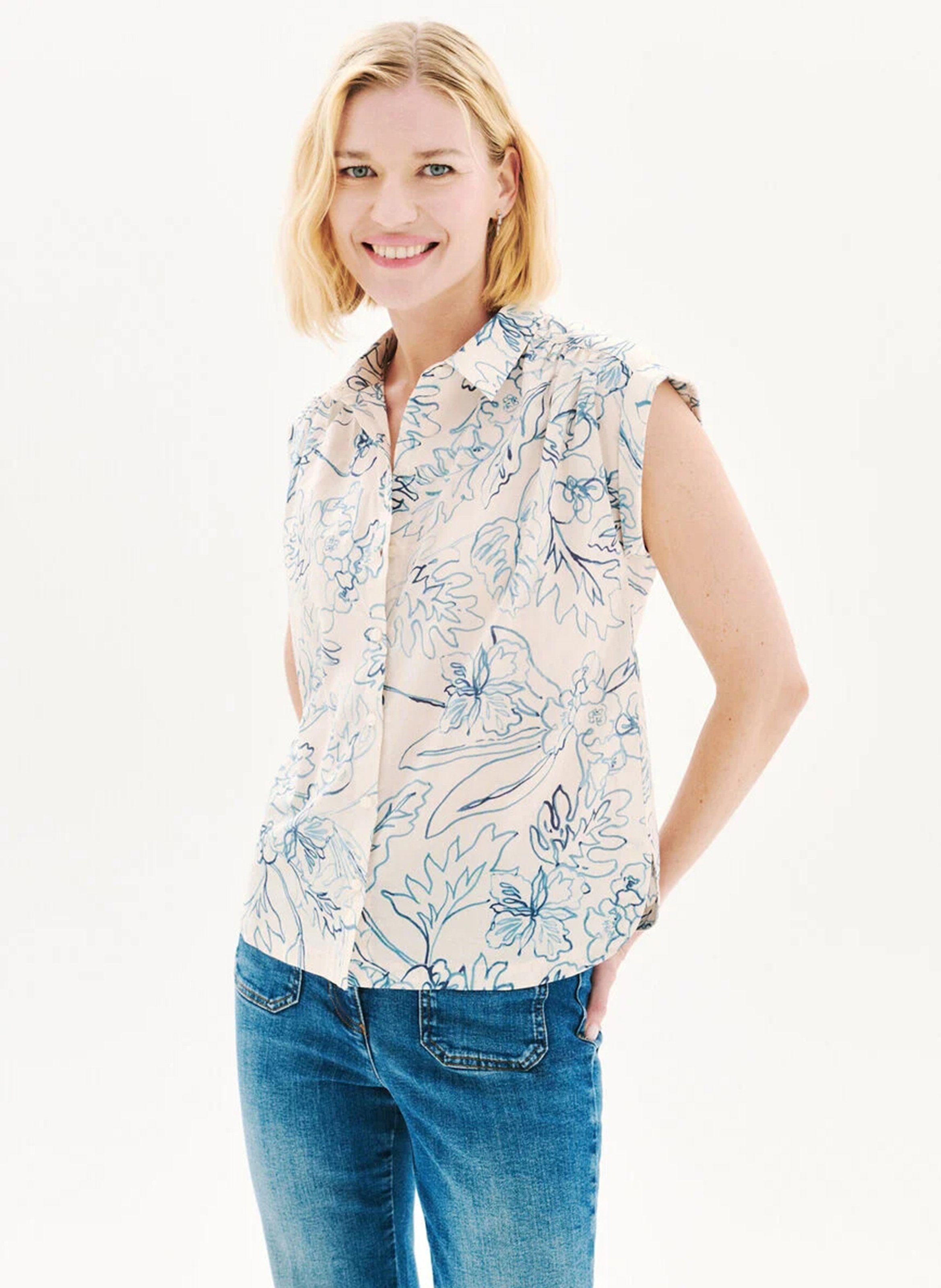 Sleeveless patterned blouse CAROLL White