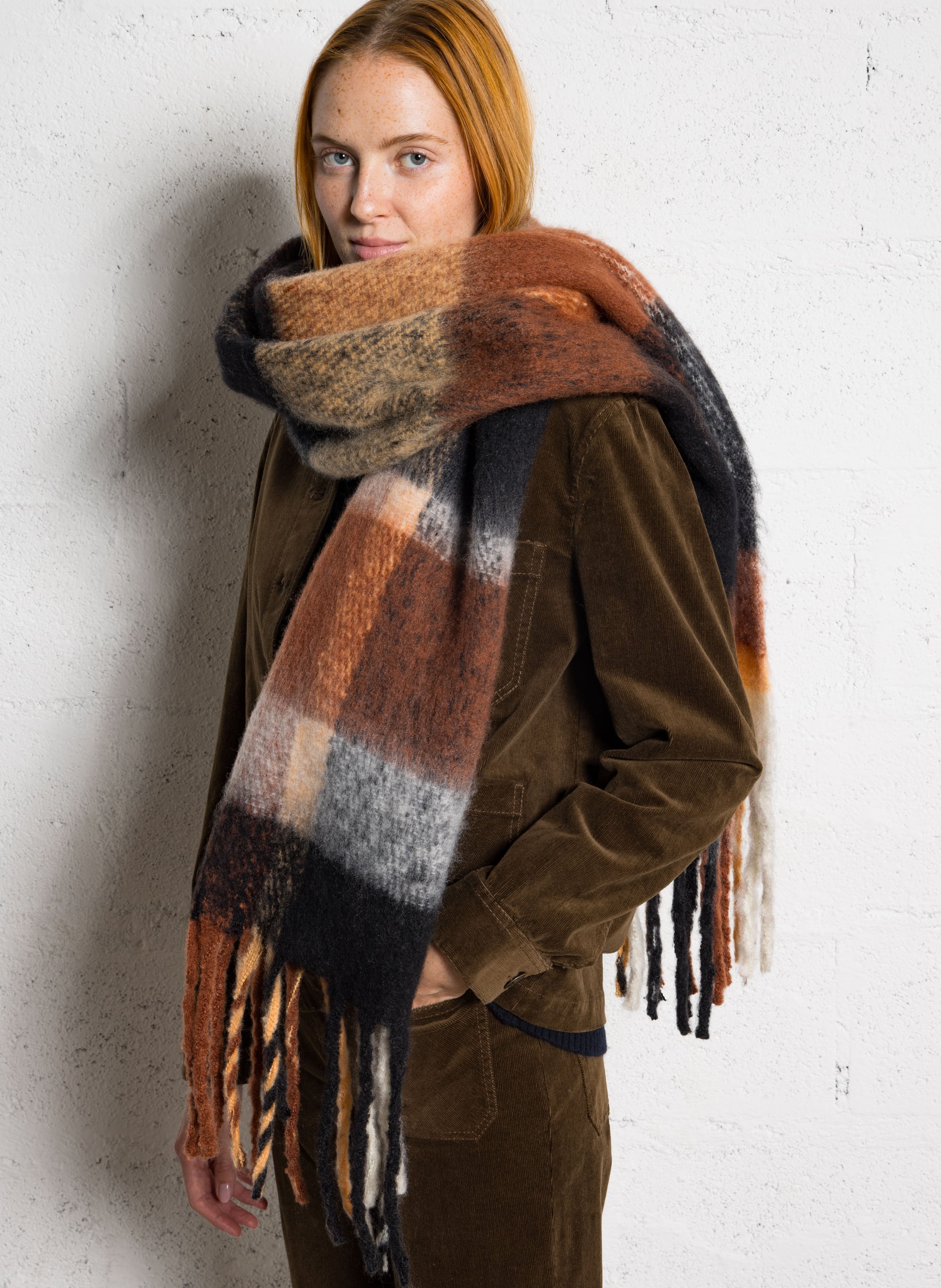 Check pattern scarf AU PRINTEMPS PARIS Brown