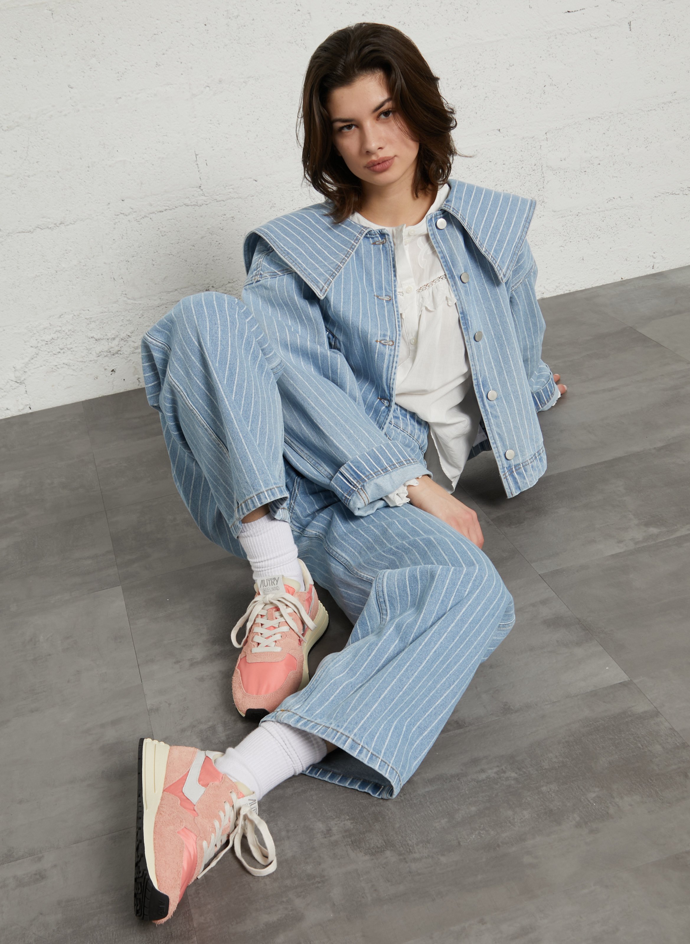 Flache Sneaker zum Schnüren AUTRY Orange