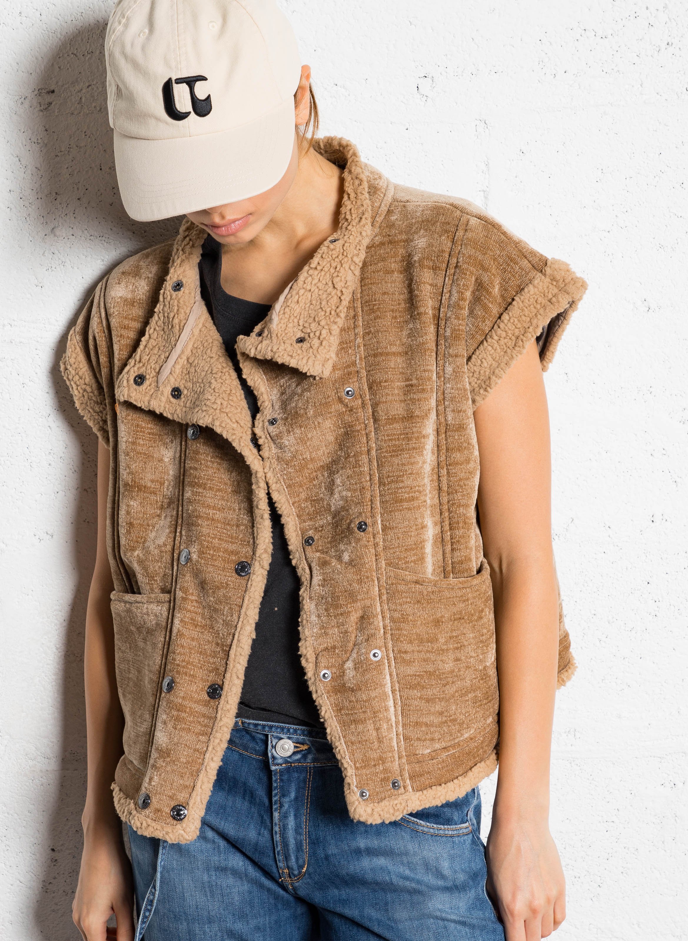 Veste sans manches effet peau de mouton LE TEMPS DES CERISES Marron