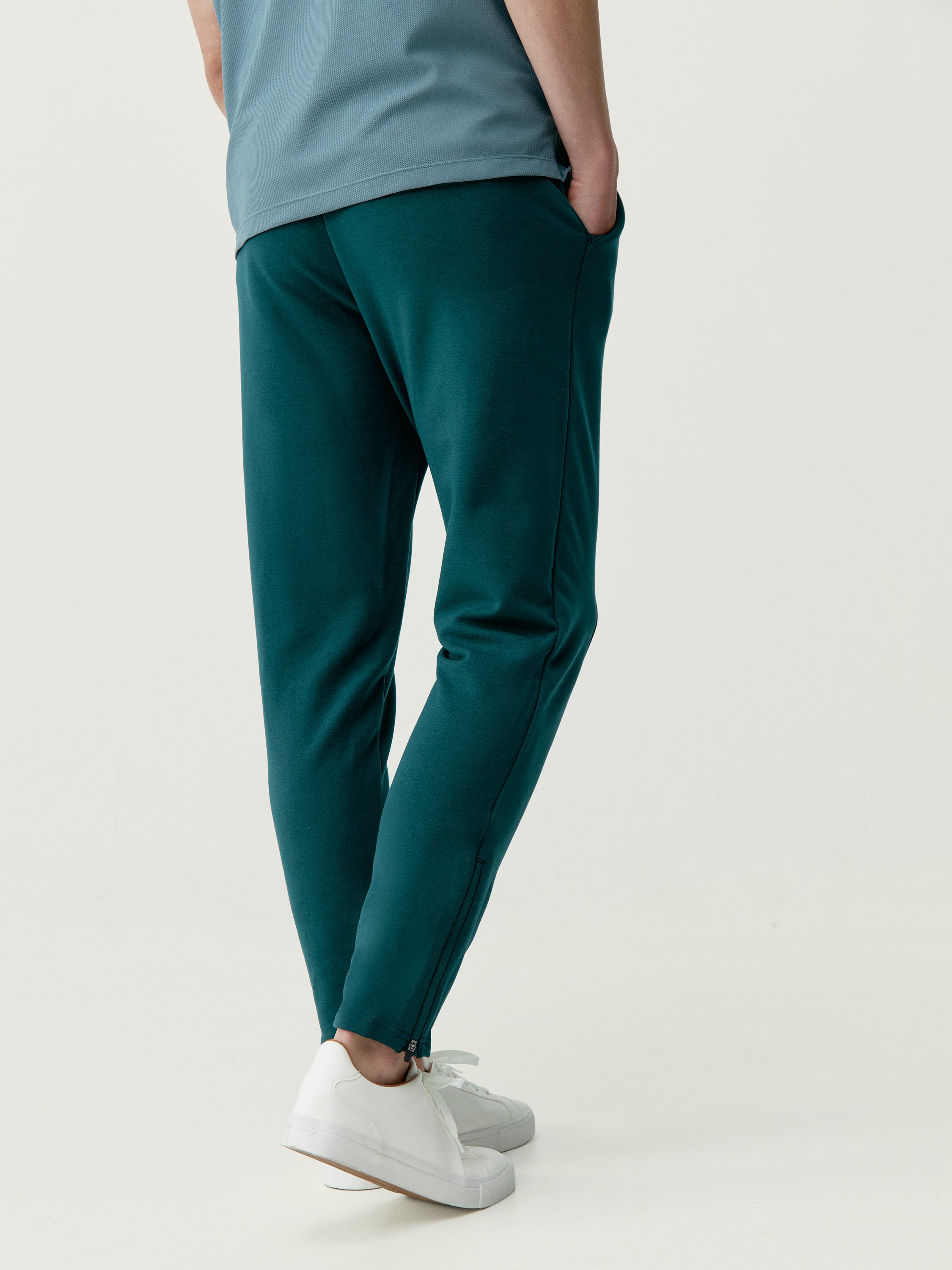 Performance athleisure sports pants BORN LIVING YOGA Green