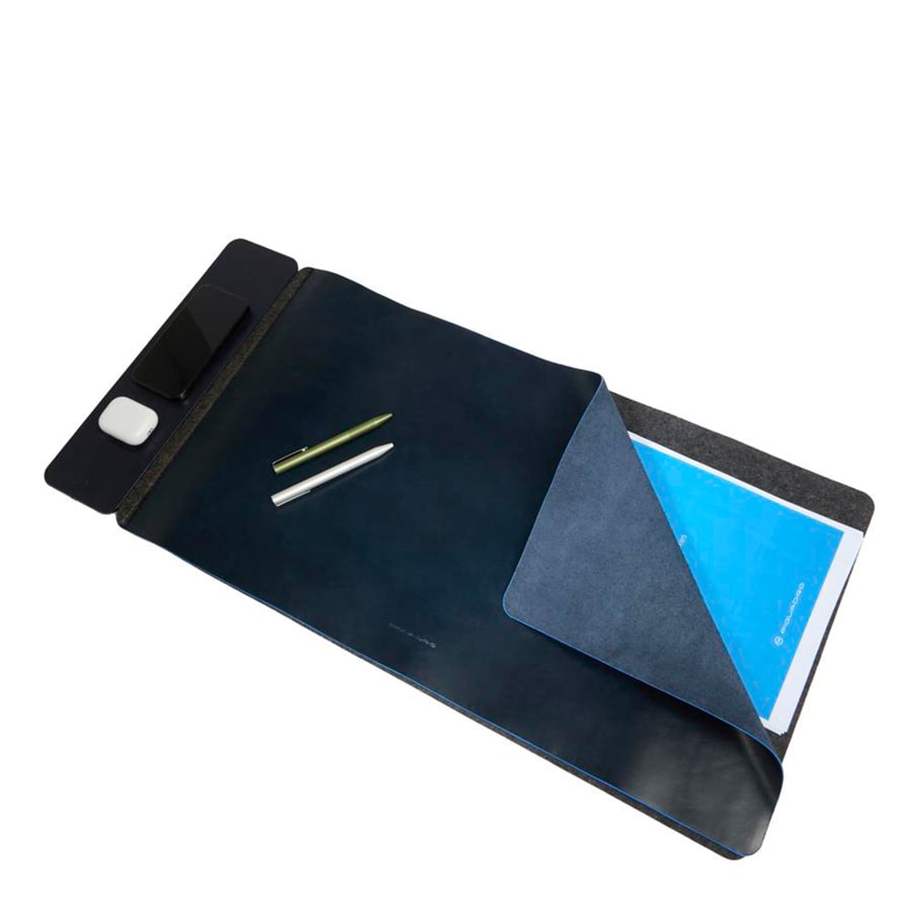 Desk pad with 15W wireless charging stations PIQUADRO Blue