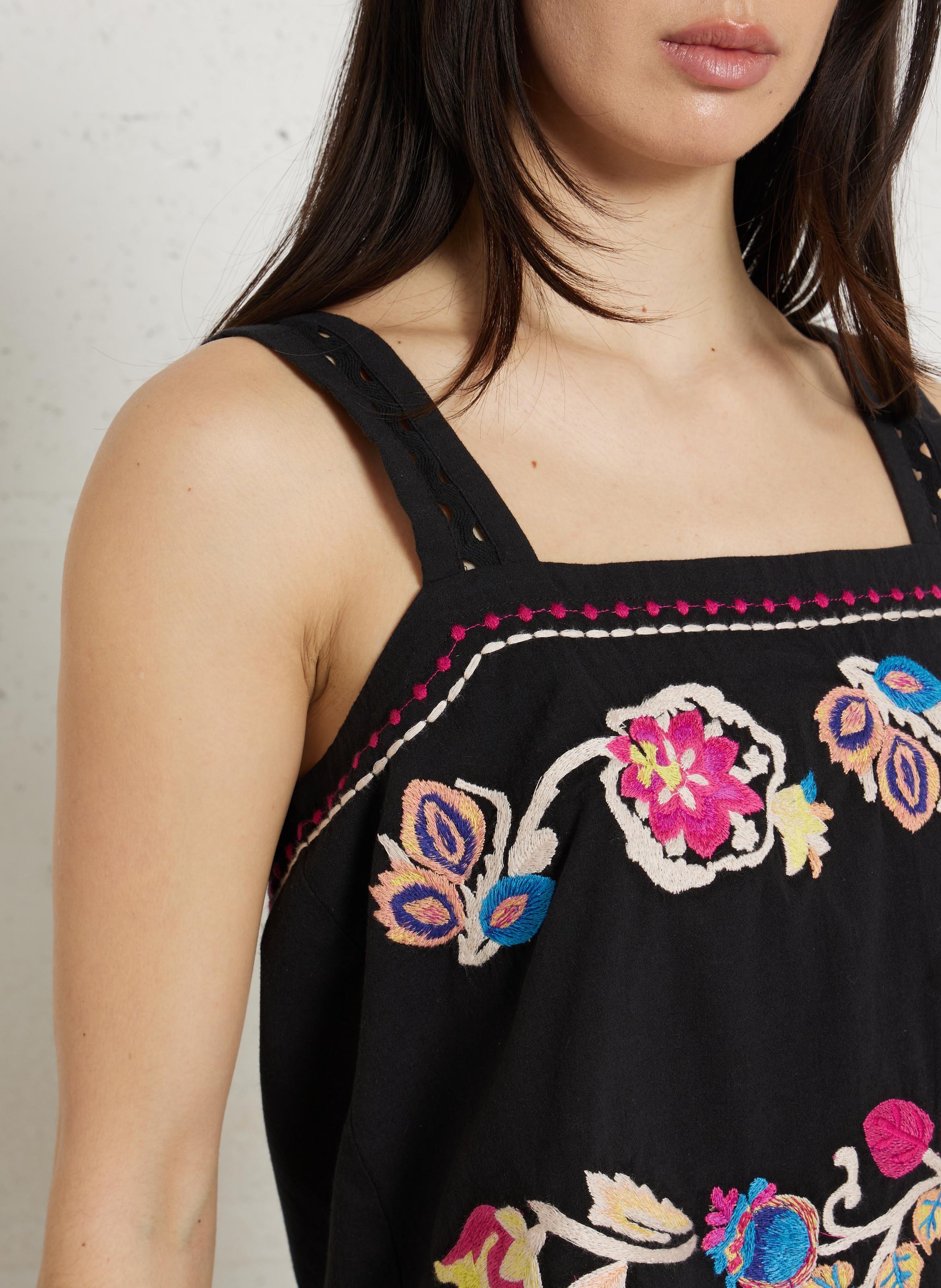 Top droit en coton bio brodé LOUISE MISHA Noir