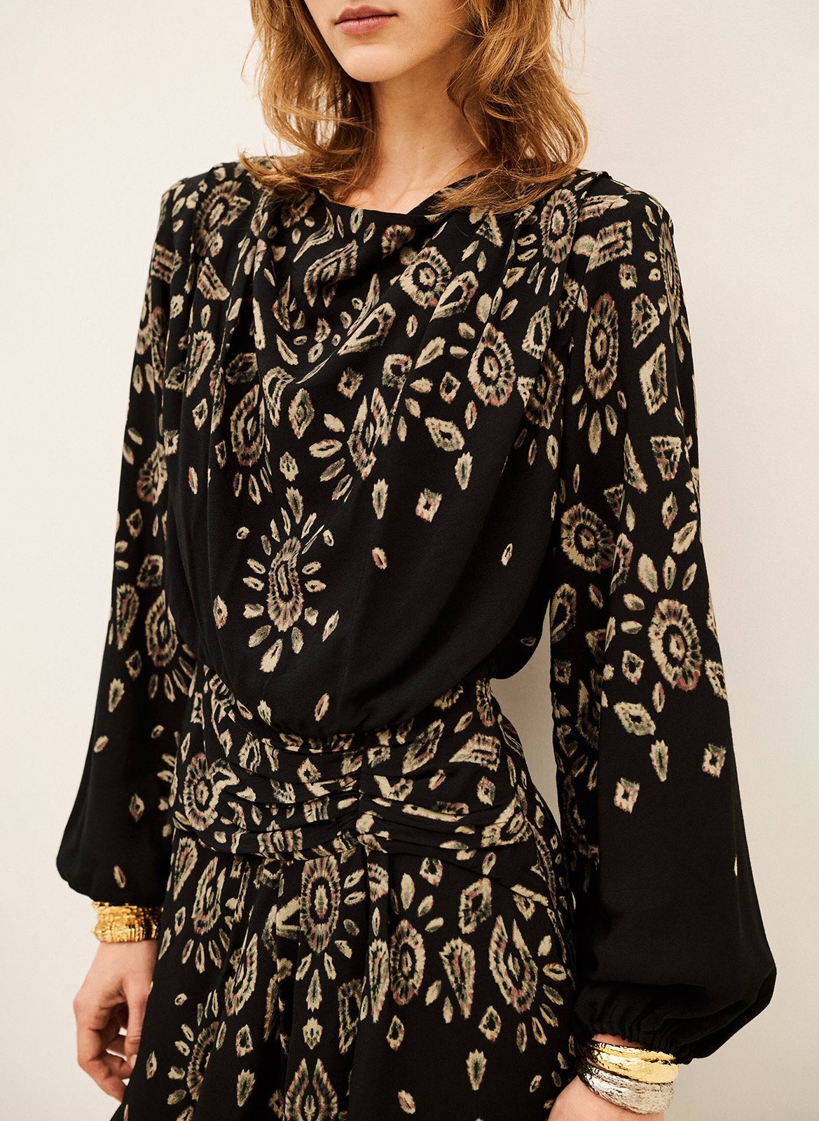 Gerade geschnittenes Kurzkleid mit Rundhalsausschnitt BA&SH Schwarz