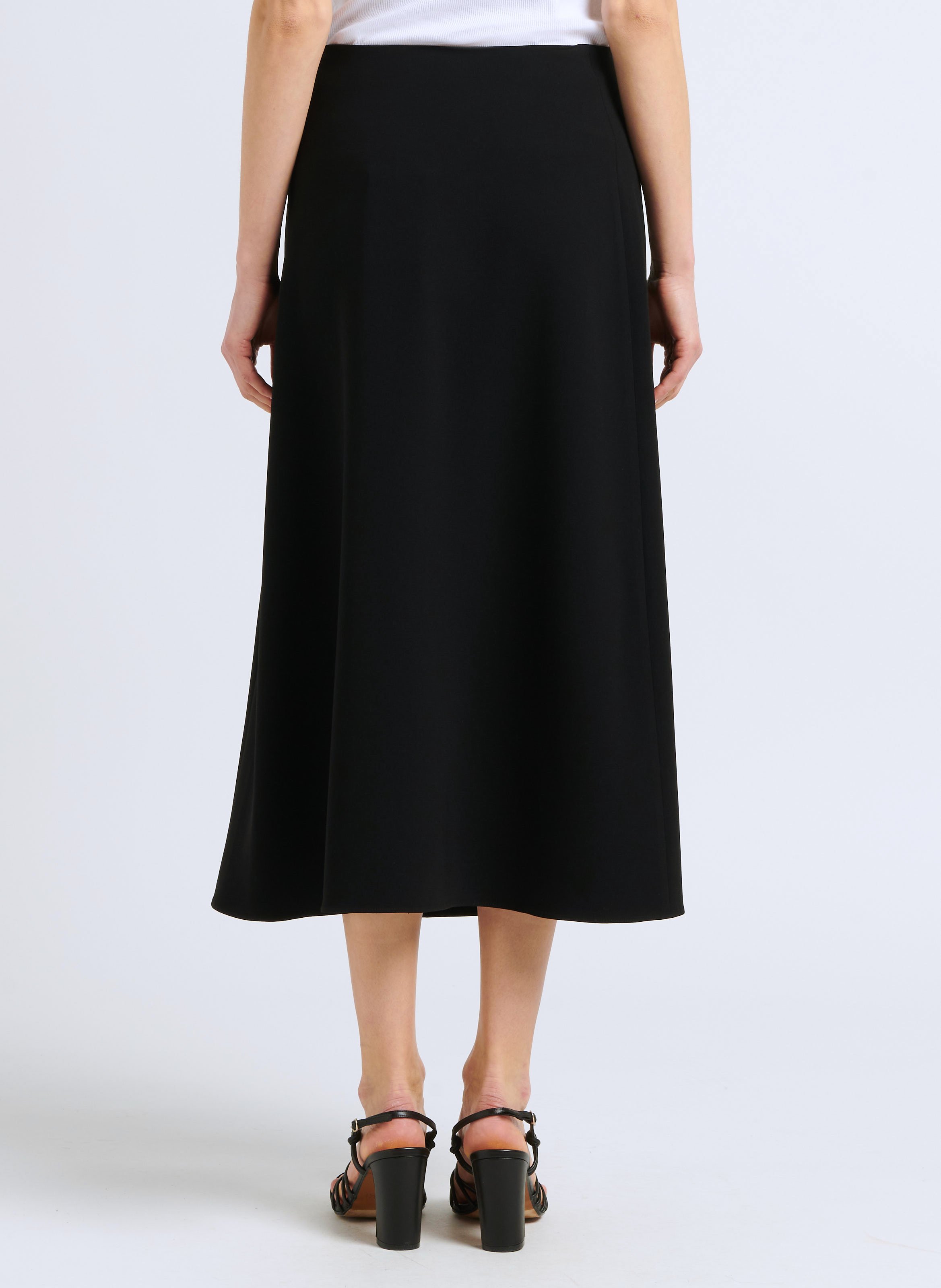 Falda midi evasé de tallé alto THEORY Negro