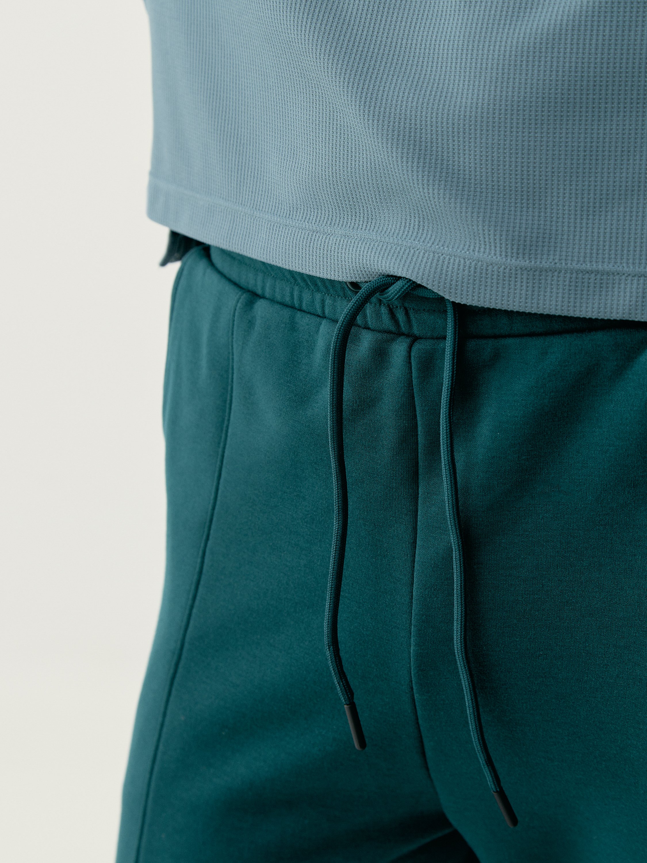Performance athleisure sports pants BORN LIVING YOGA Green