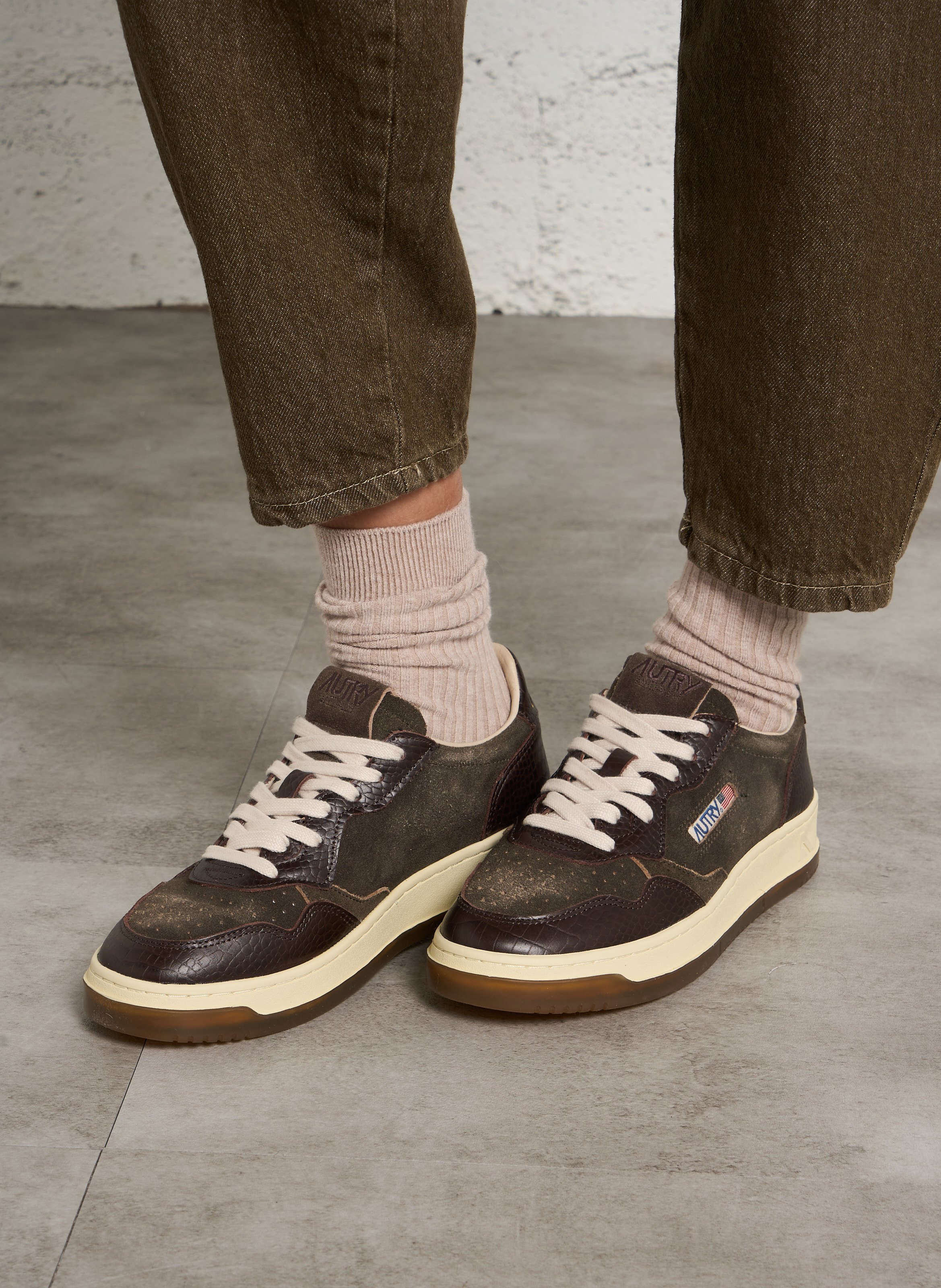 Low-top leather mix sneakers AUTRY Brown