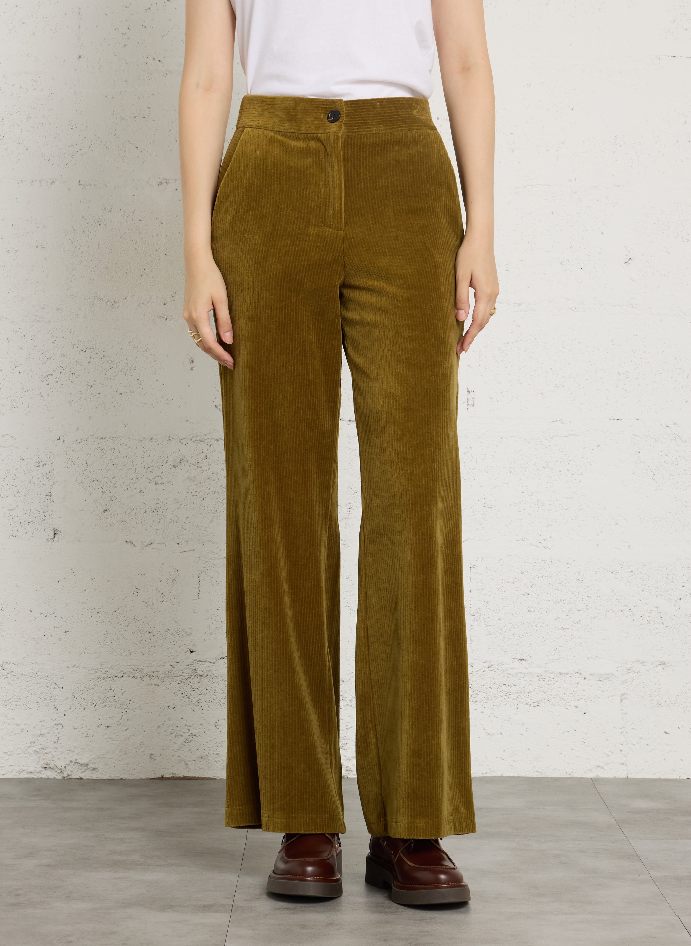 Samthose aus gemischtem Baumwollcord-Samt NICE THINGS Grun