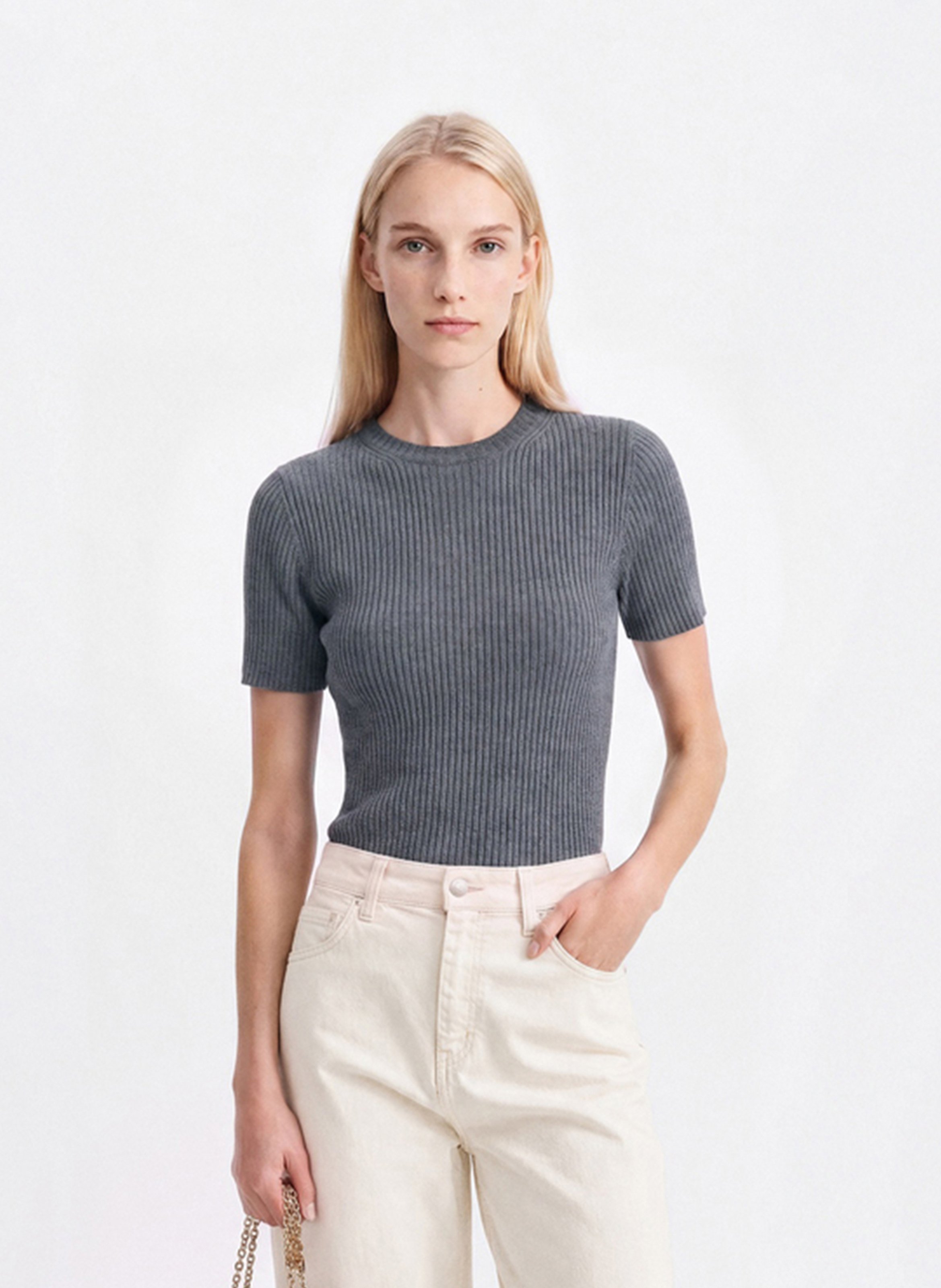 Figurbetonter Pullover mit kurzen Ärmeln VANESSA BRUNO Grau