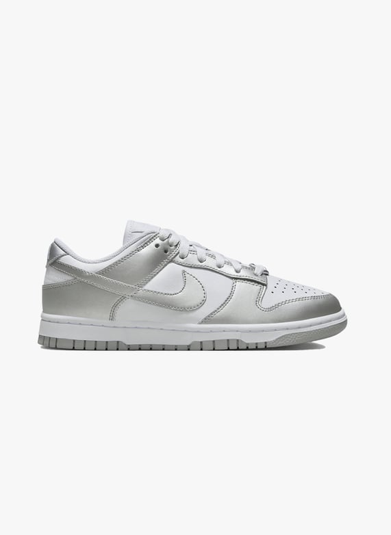 Nike Dunk Low Metallic Silver Grey Nike Femme 9197425164553 Place des Tendances