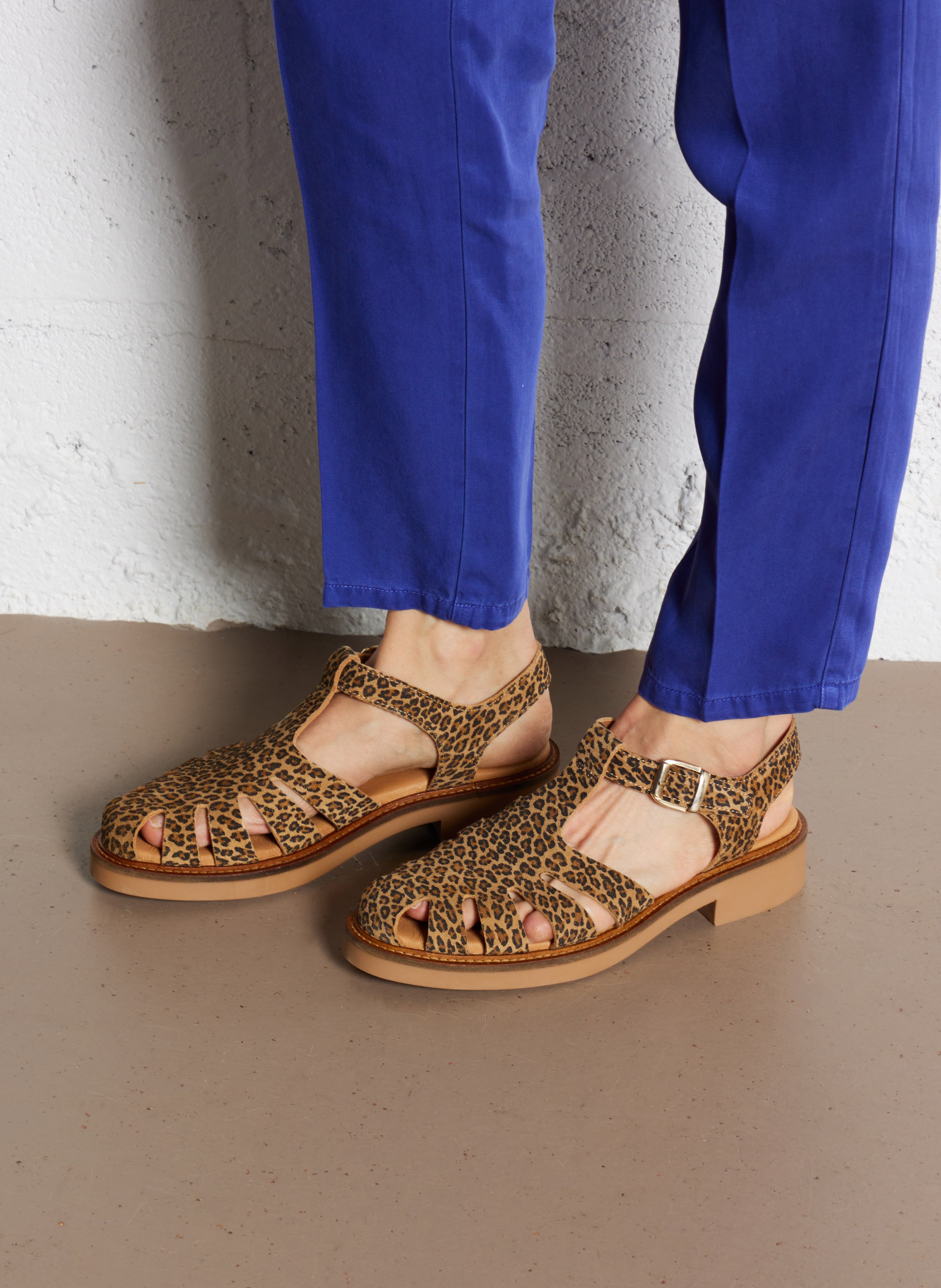 Flache Sandalen aus bedrucktem Veloursleder BOCAGE Mehrfarbig