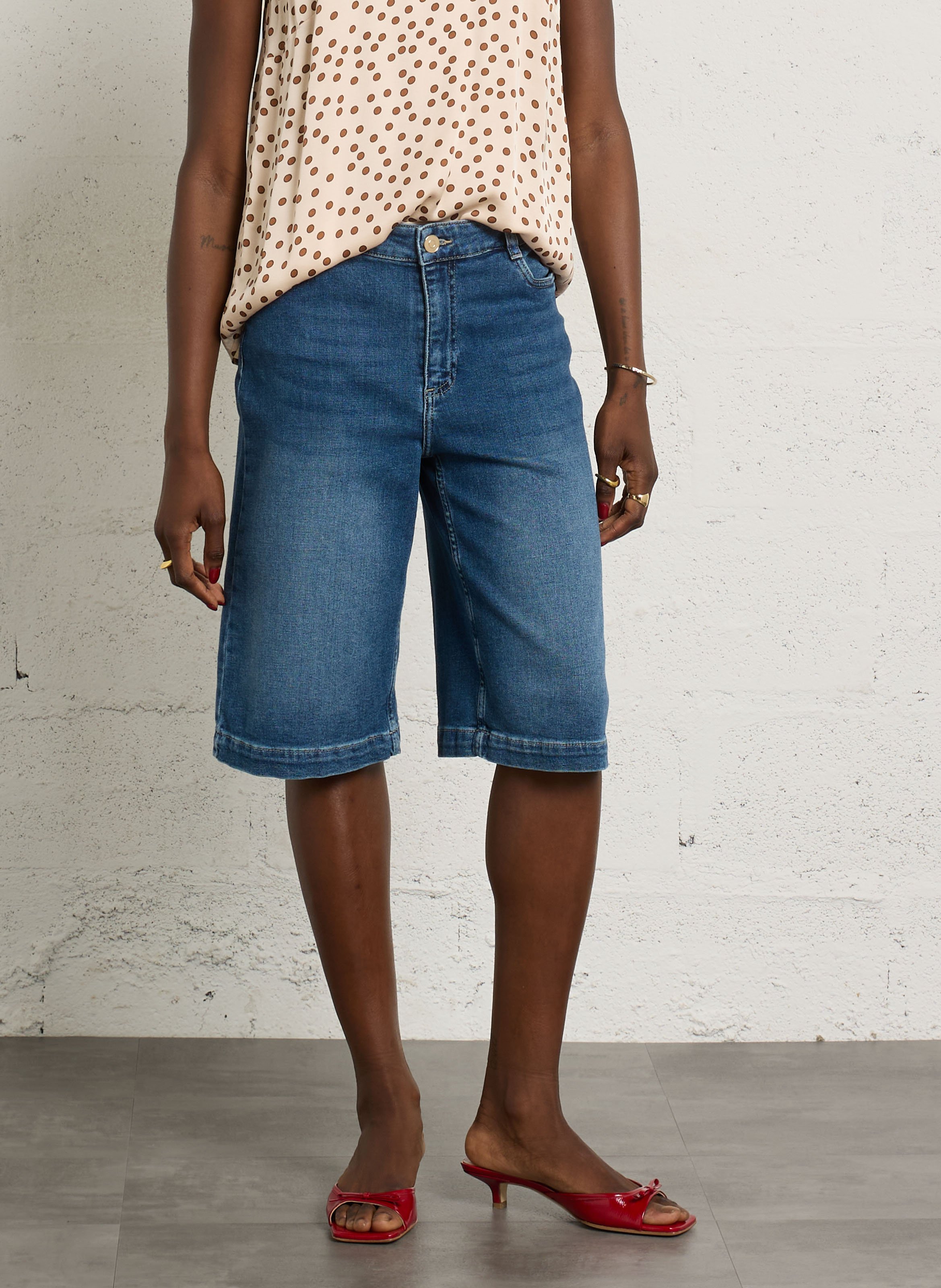 High-waisted straight Bermuda shorts in denim. MAISON 123