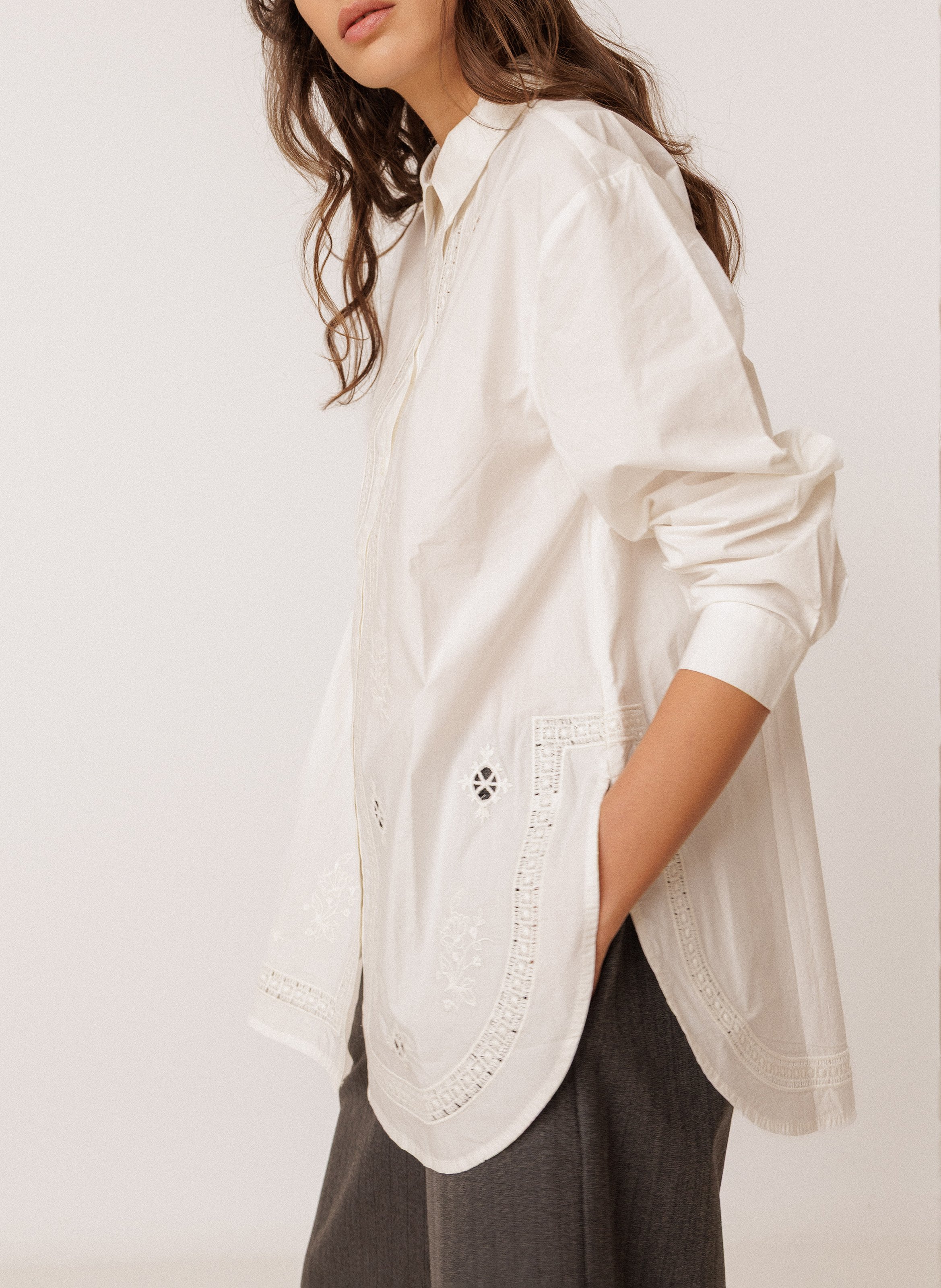 Oversized organic cotton shirt INDI & COLD White
