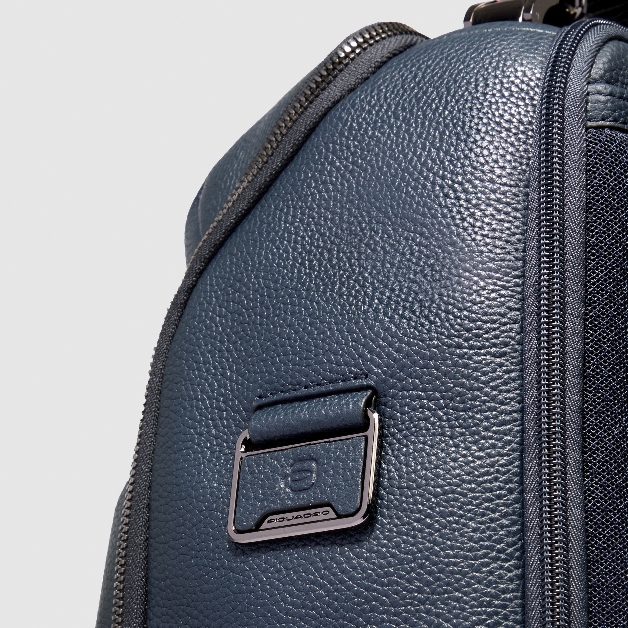 Customizable travel backpack PIQUADRO Blue