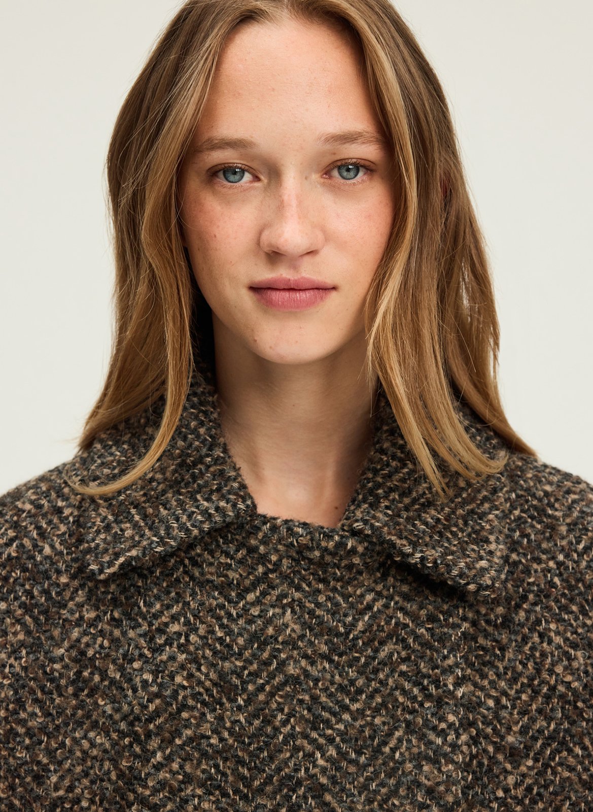 Rechte mantel met visgraatmotief PABLO Bruin