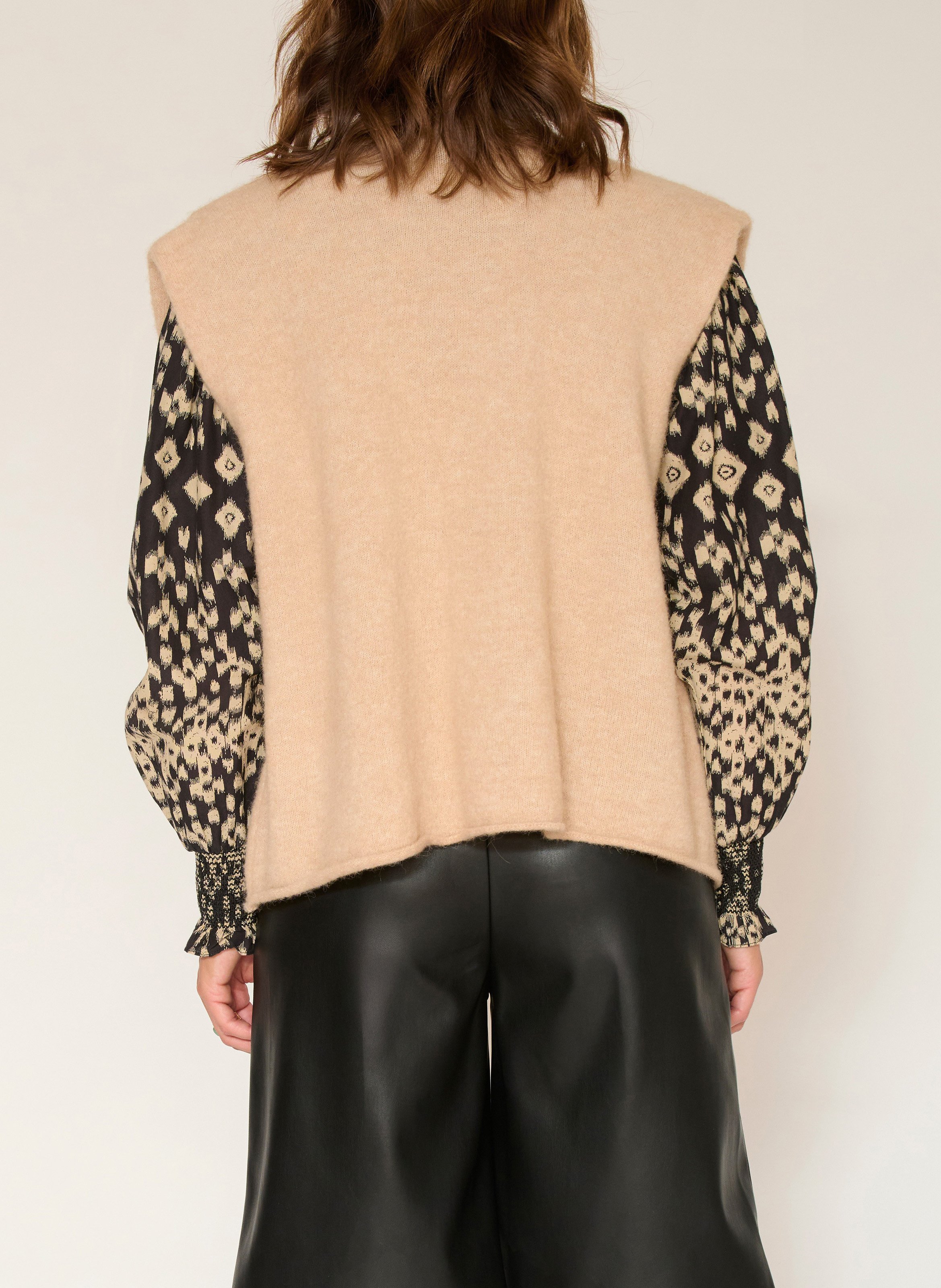 Kragenlose Strickjacke aus Woll-Mix MKT Beige