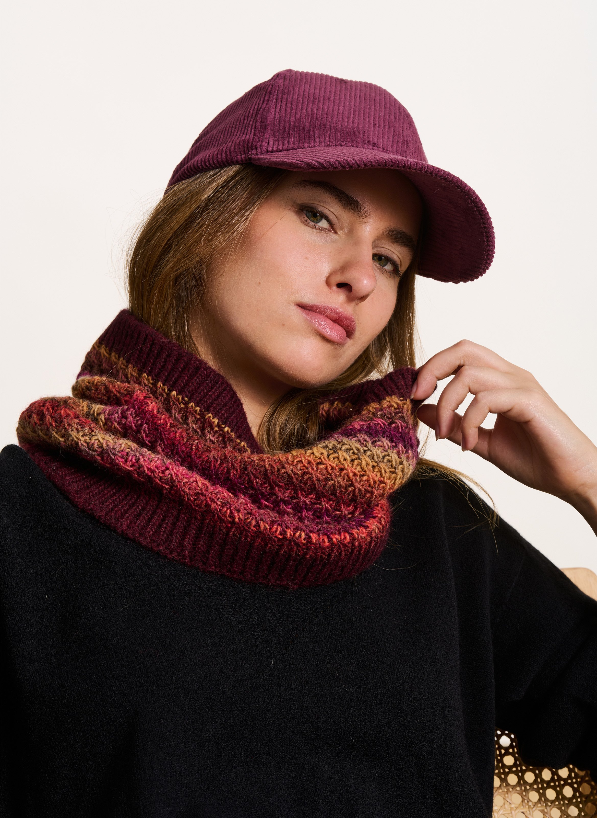 Knitted neck warmer LA FEE MARABOUTEE Red