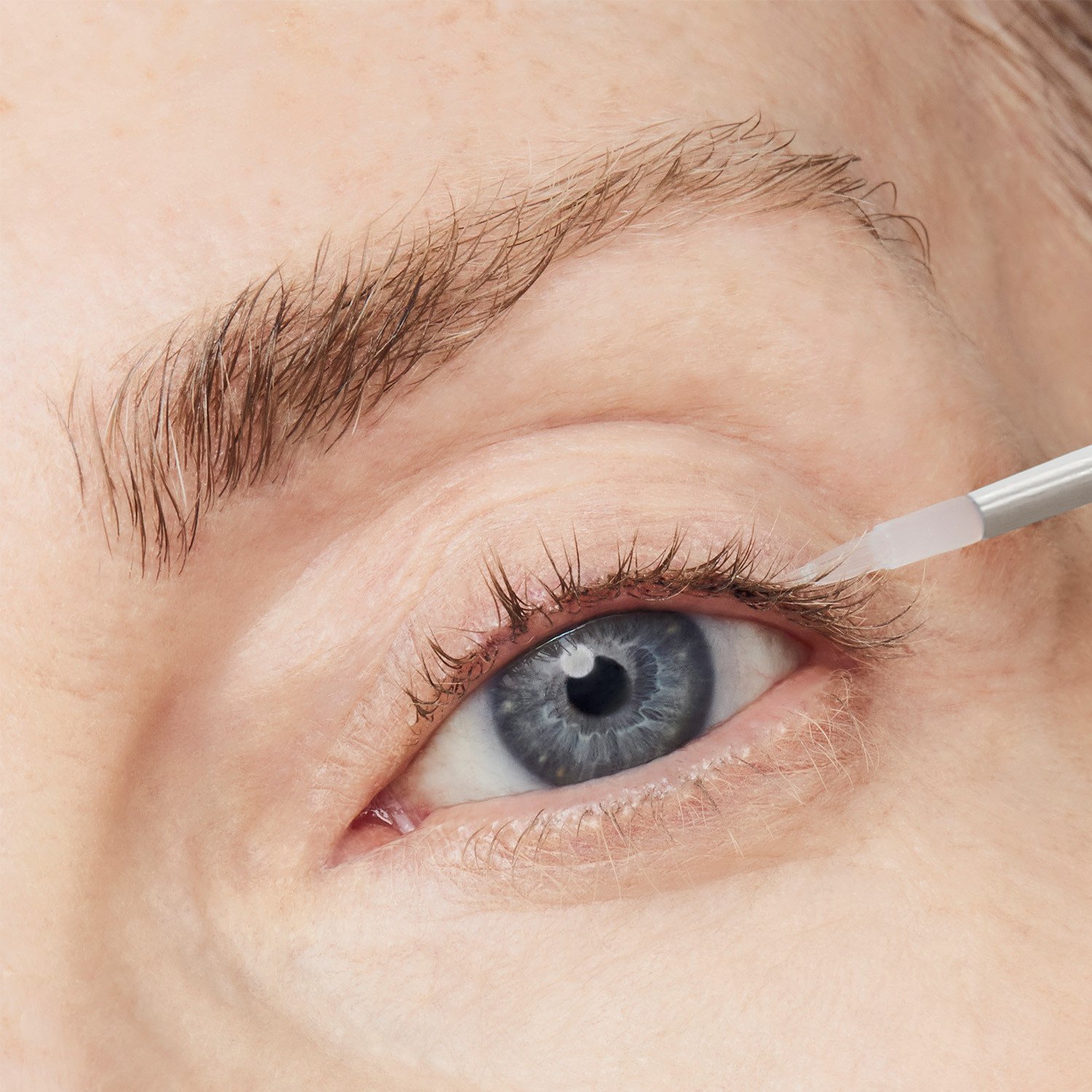 Turbo Lash - Revitalizing Lash and Brow Night Serum ESTEE LAUDER No color