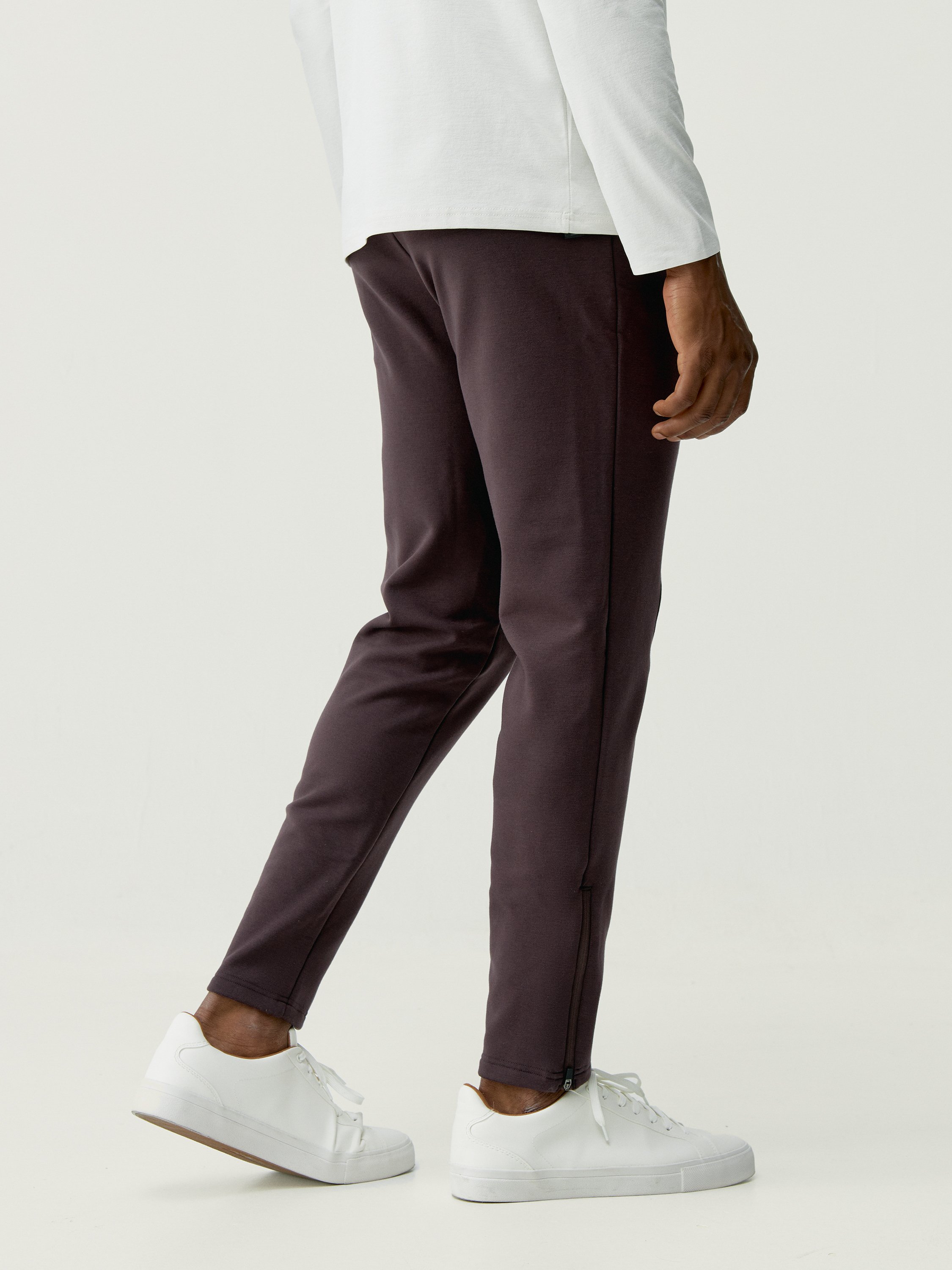 Performance athleisure sports pants BORN LIVING YOGA Red