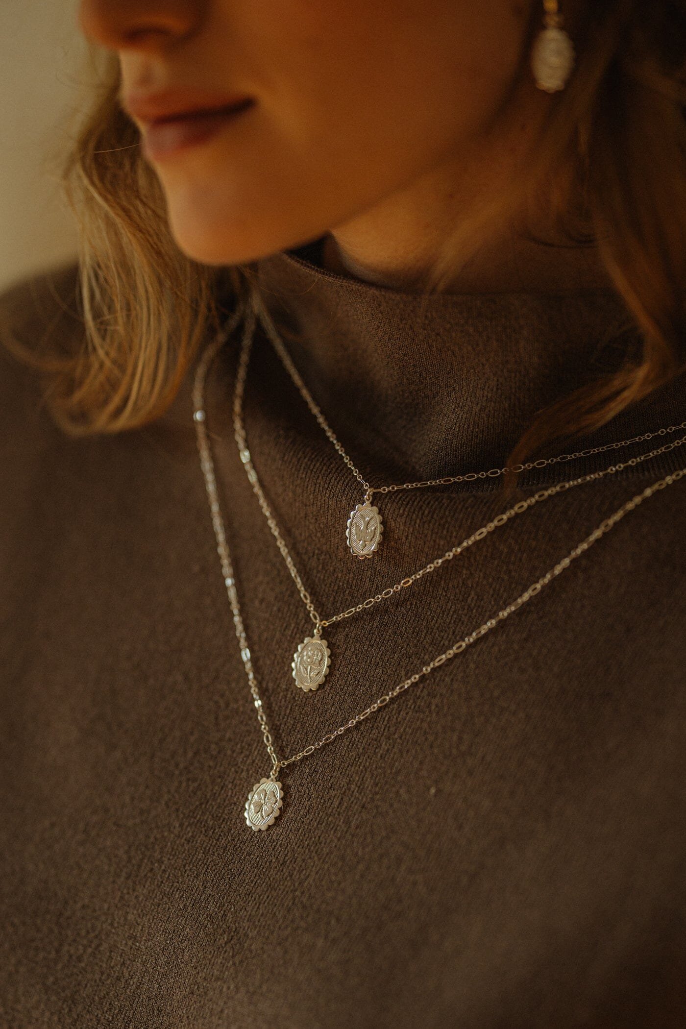 Gold-plated enamel dove necklace Silver