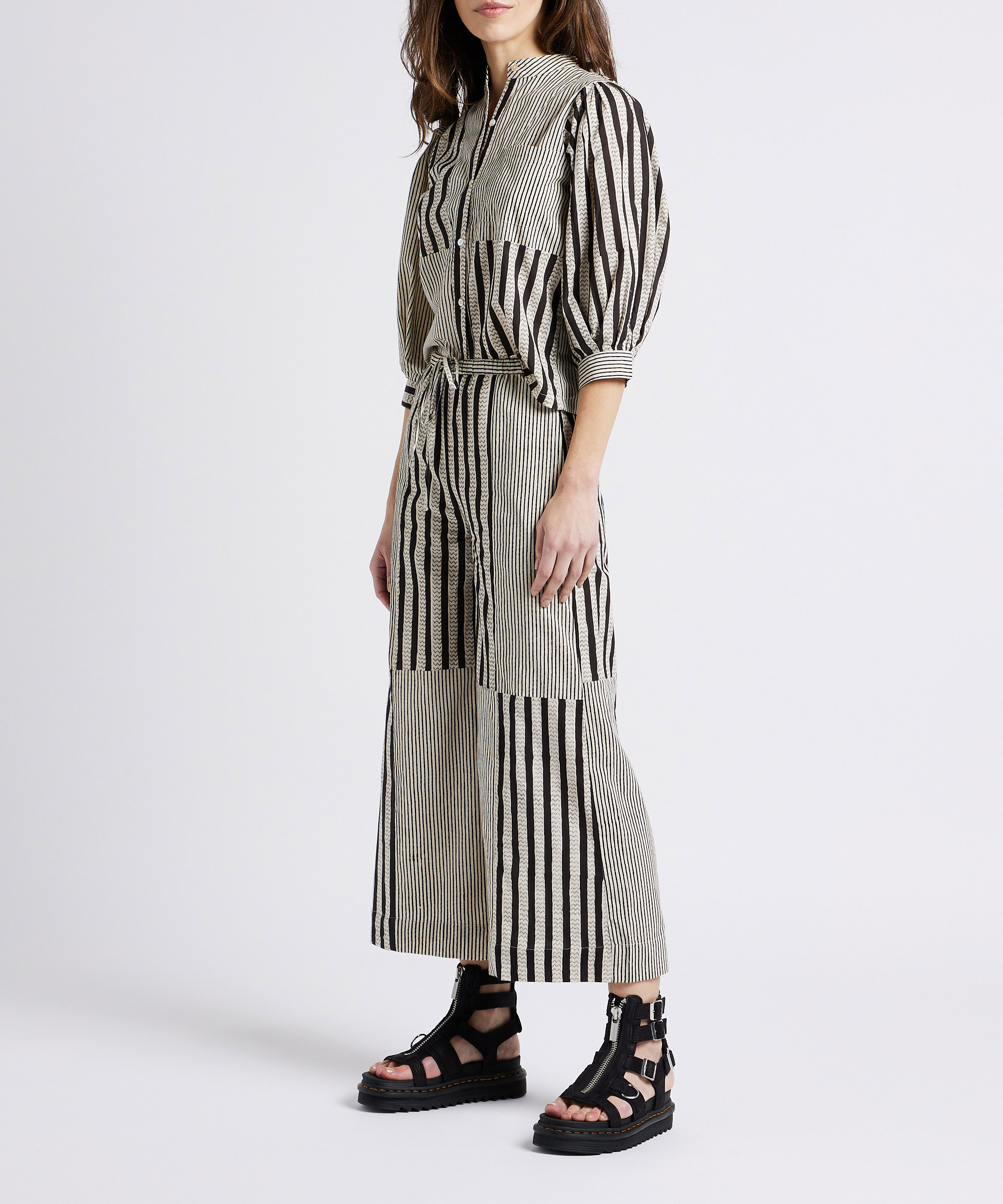 Camisa recta de algodón con cuello mao V DE VINSTER Negro