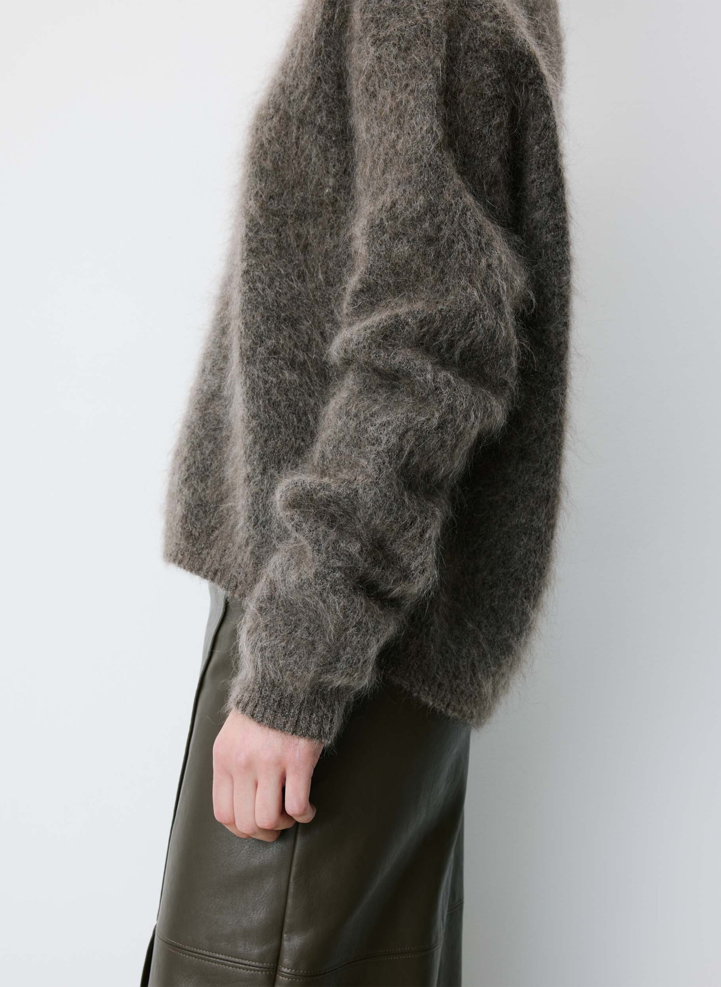 Loose-fit V-neck mohair-blend sweater GRACE ET MILA Brown