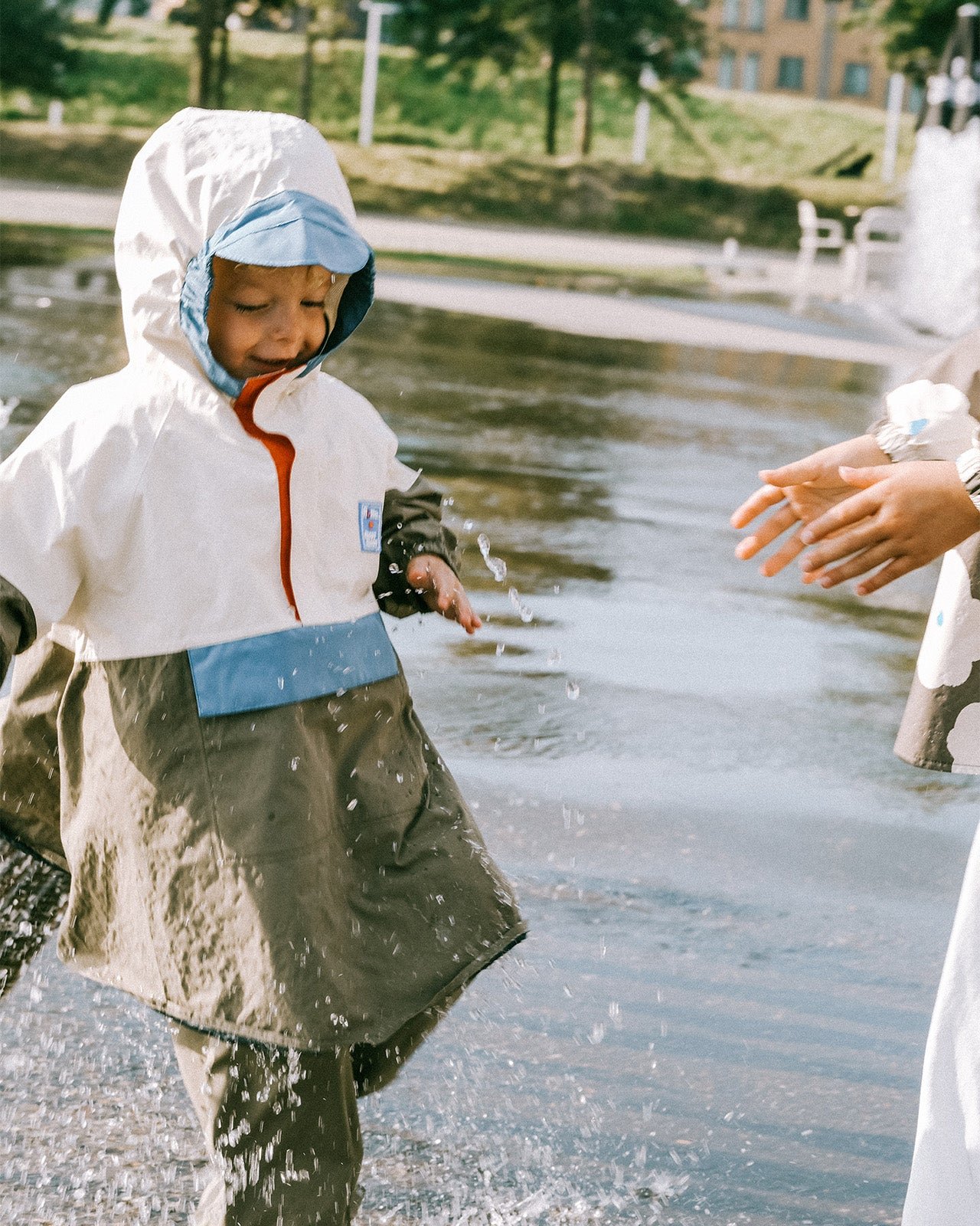 The khaki rain cape EMOI EMOI Green
