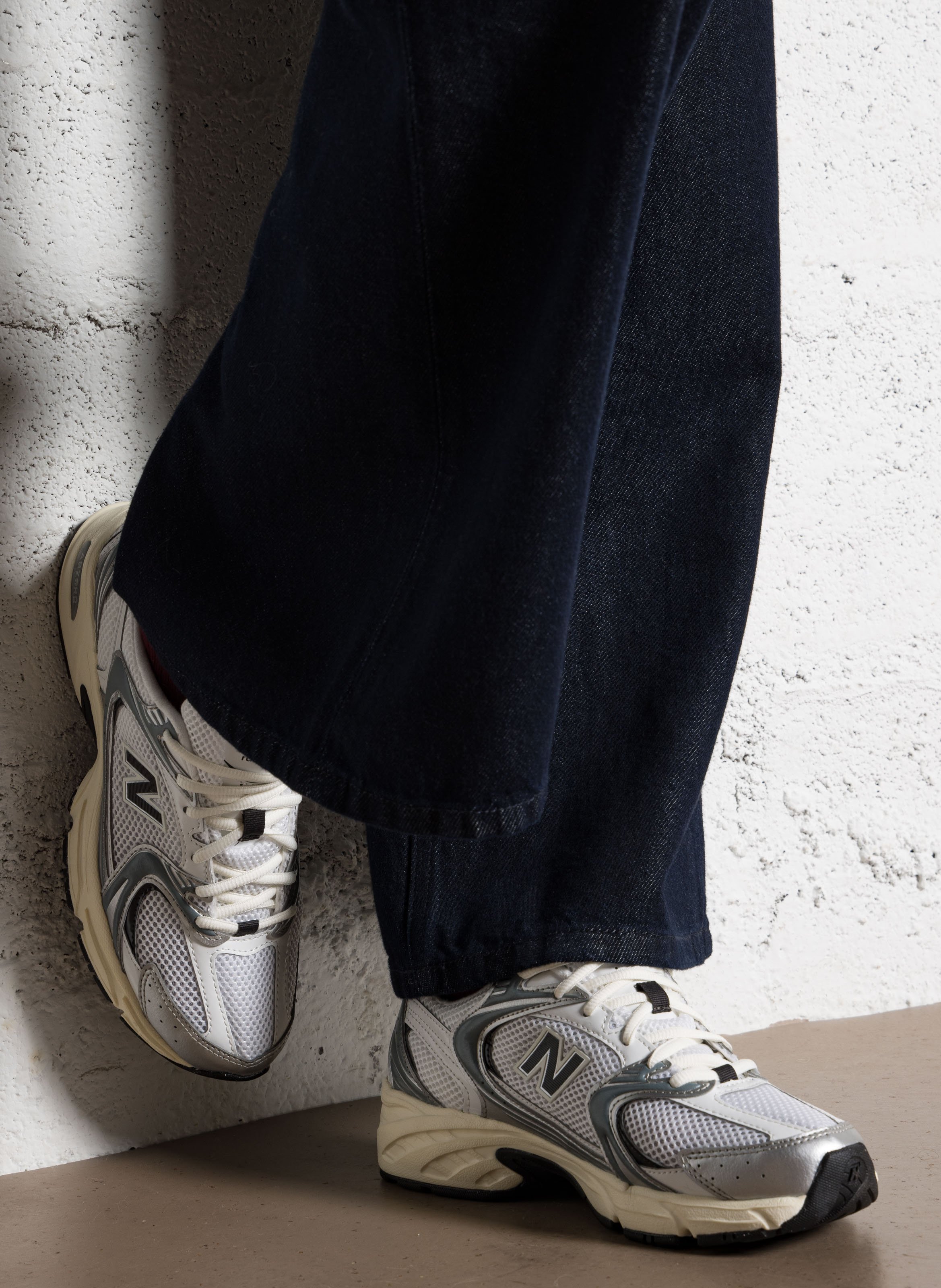 . NEW BALANCE Silver