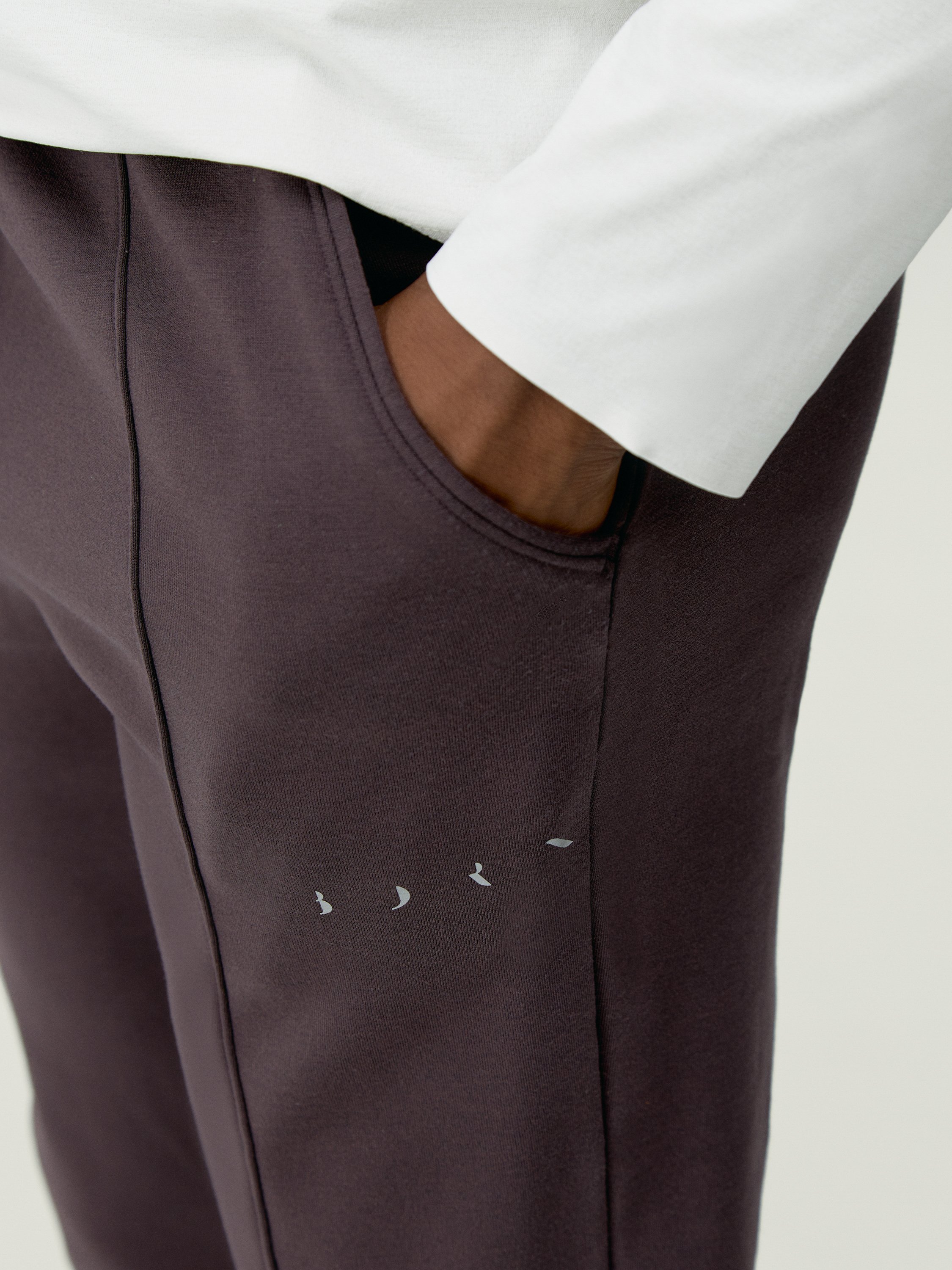 Performance athleisure sports pants BORN LIVING YOGA Red