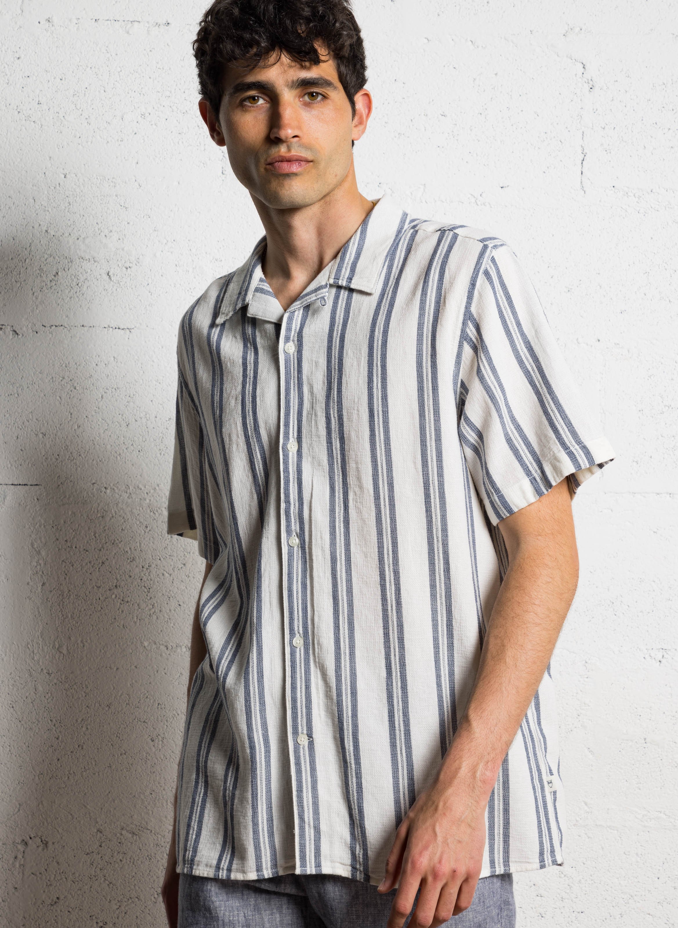 Chemise droite en coton bio rayé KNOWLEDGE COTTON APPAREL