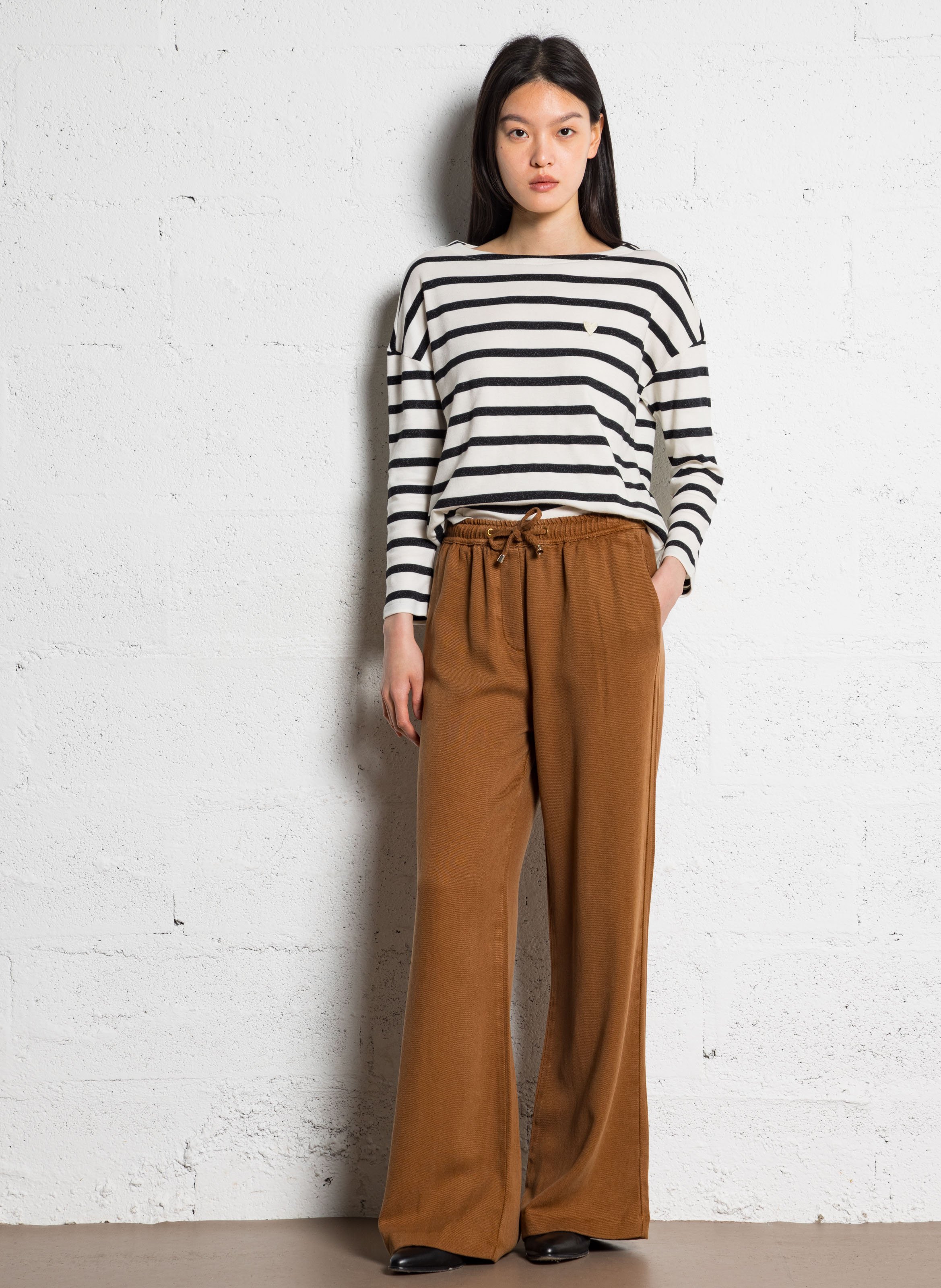 Striped T-shirt with heart embroidery I CODE White