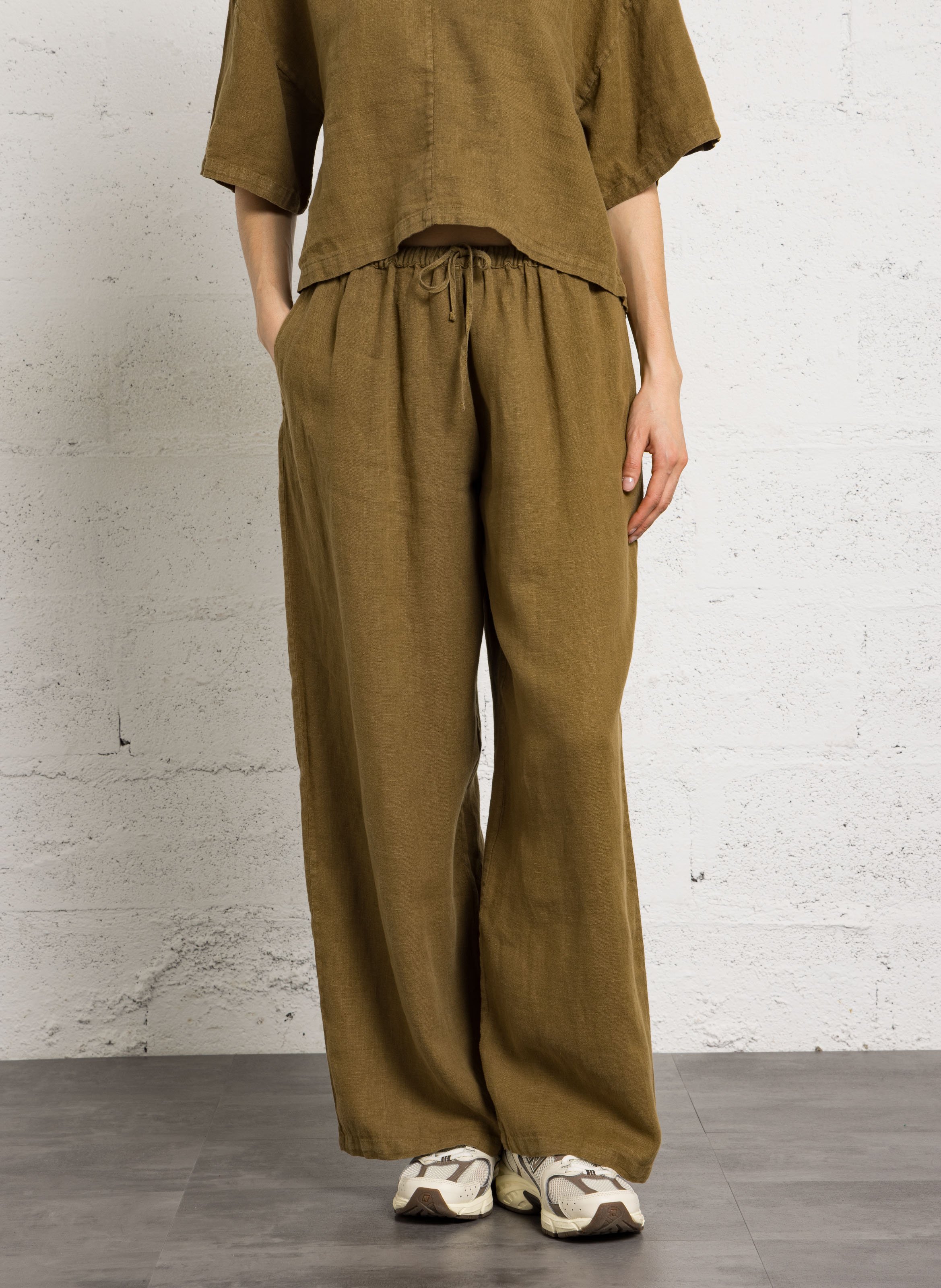 Marlenehose aus Leinen mit hohem Bund THE NEW SOCIETY Grun