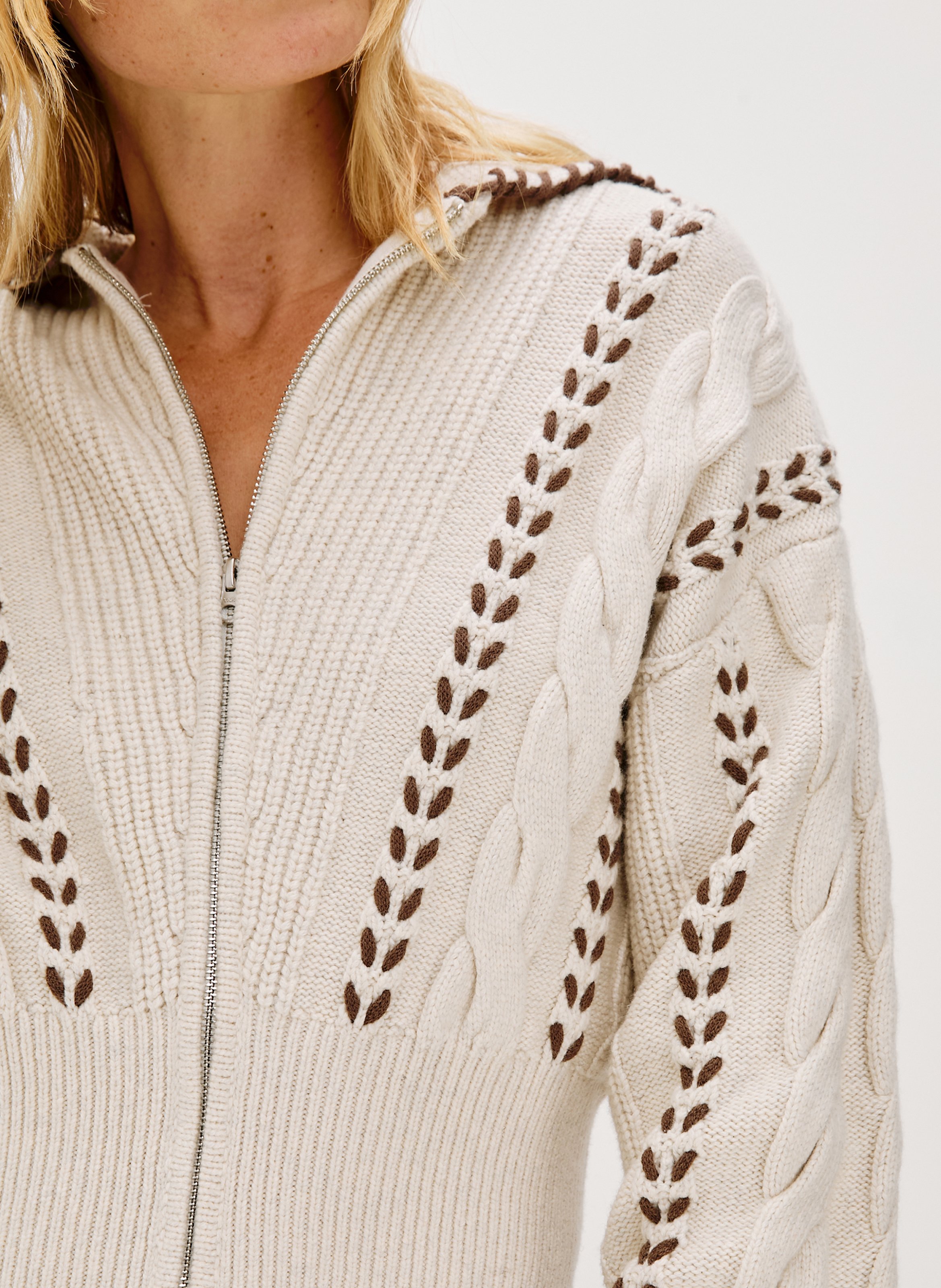 Gilet court zippé en maille tressée RAILS Beige