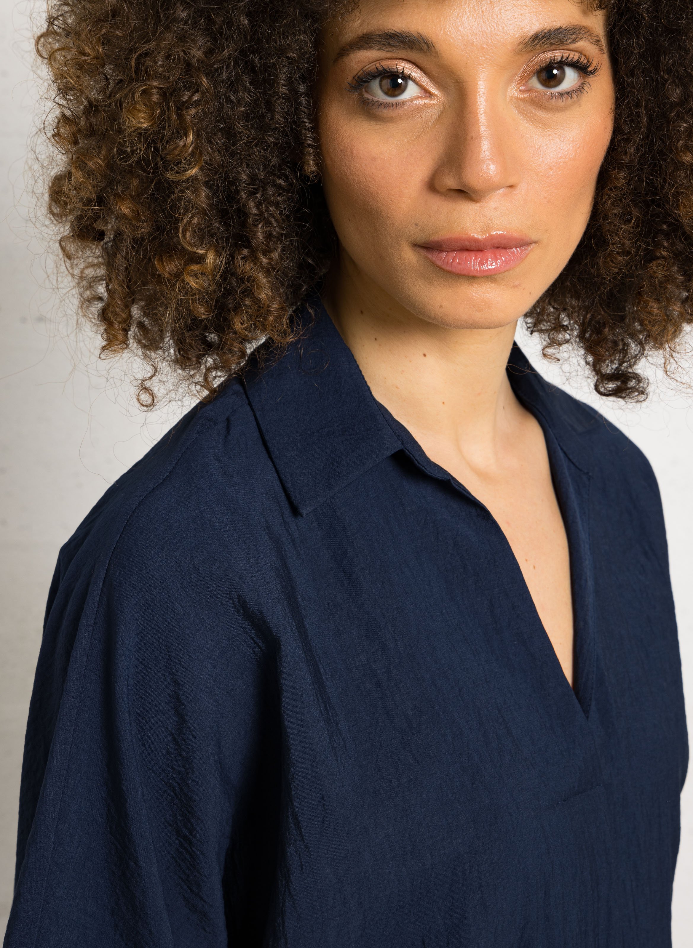 Blouse V-neck plain PLEASE Blue