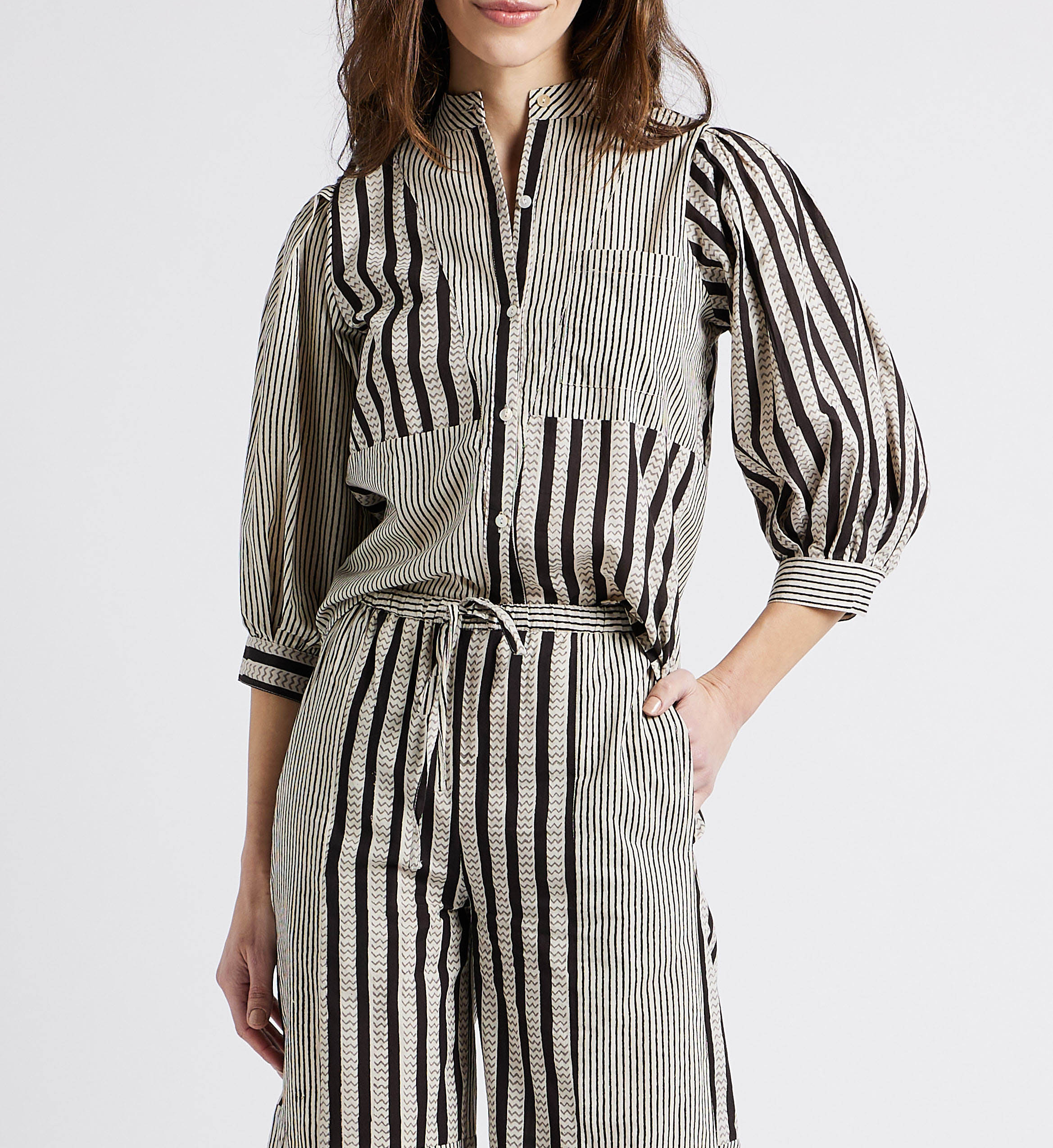 Camisa recta de algodón con cuello mao V DE VINSTER