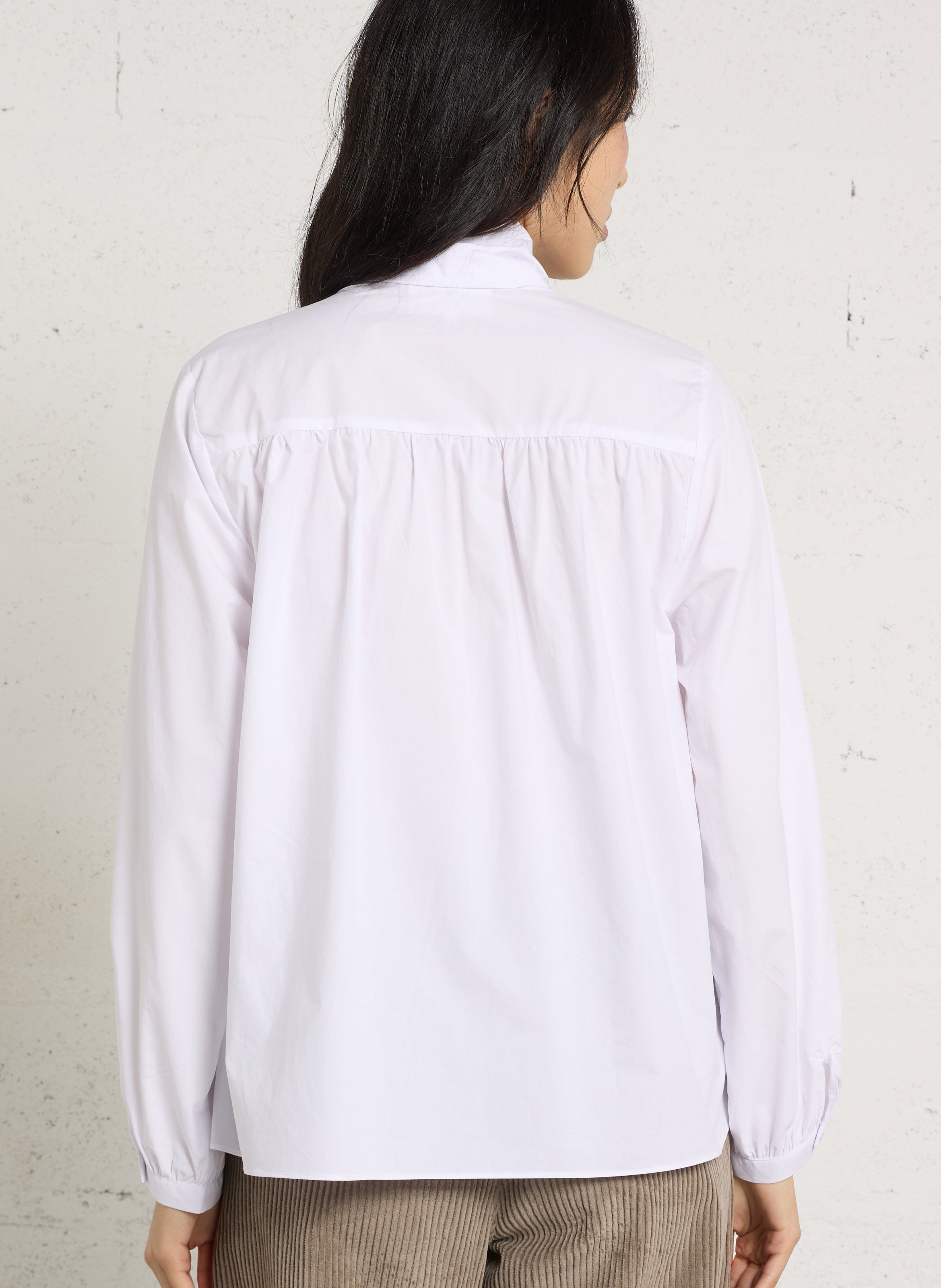 Loose-fitting cotton shirt with a tie SUD EXPRESS White