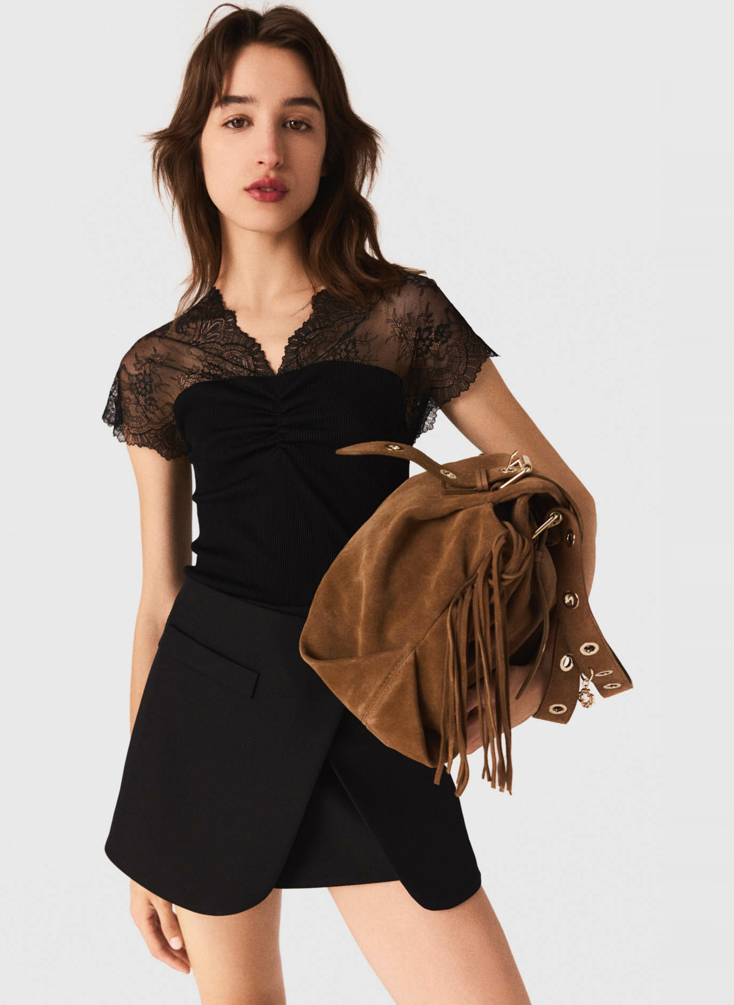 Top col V à dentelle  MAJE Noir