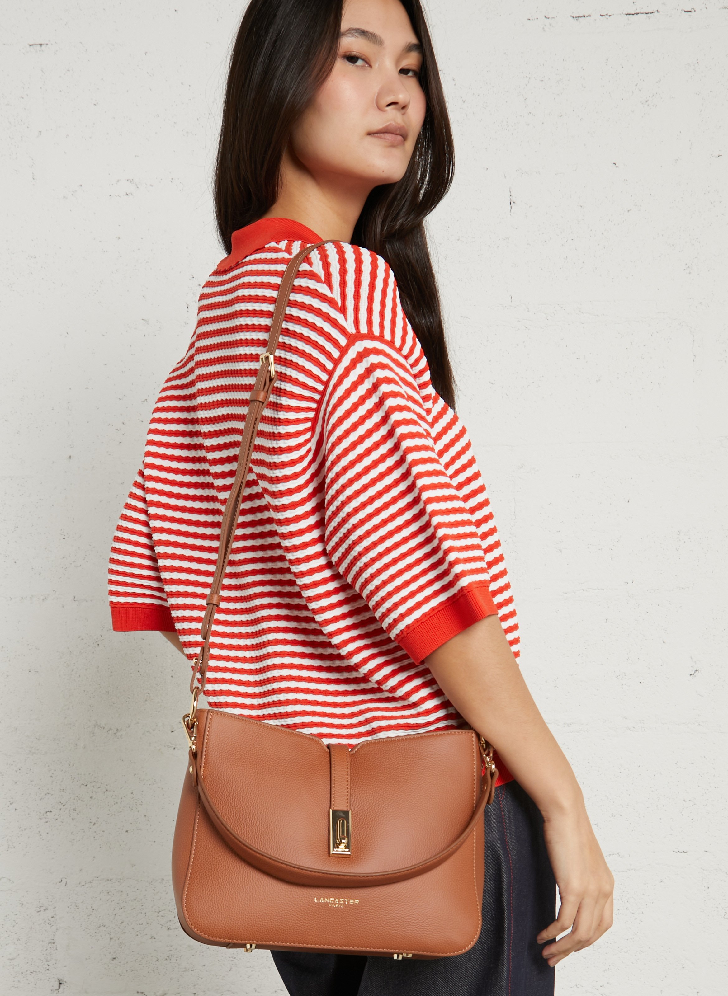 Geschnürte Beuteltasche aus strukturiertem Leder LANCASTER PARIS Braun