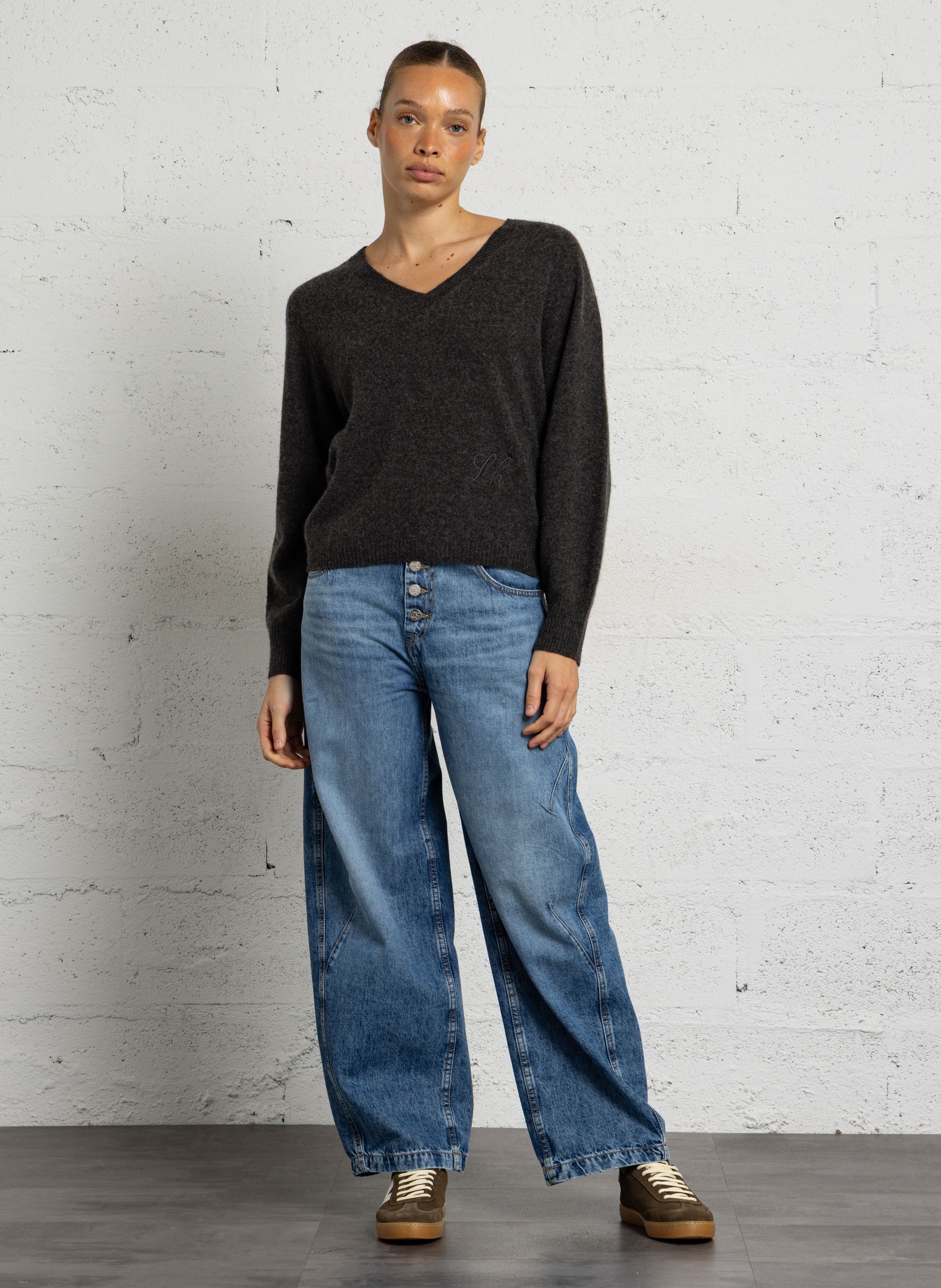 Straight V-neck wool sweater LEON & HARPER Grey