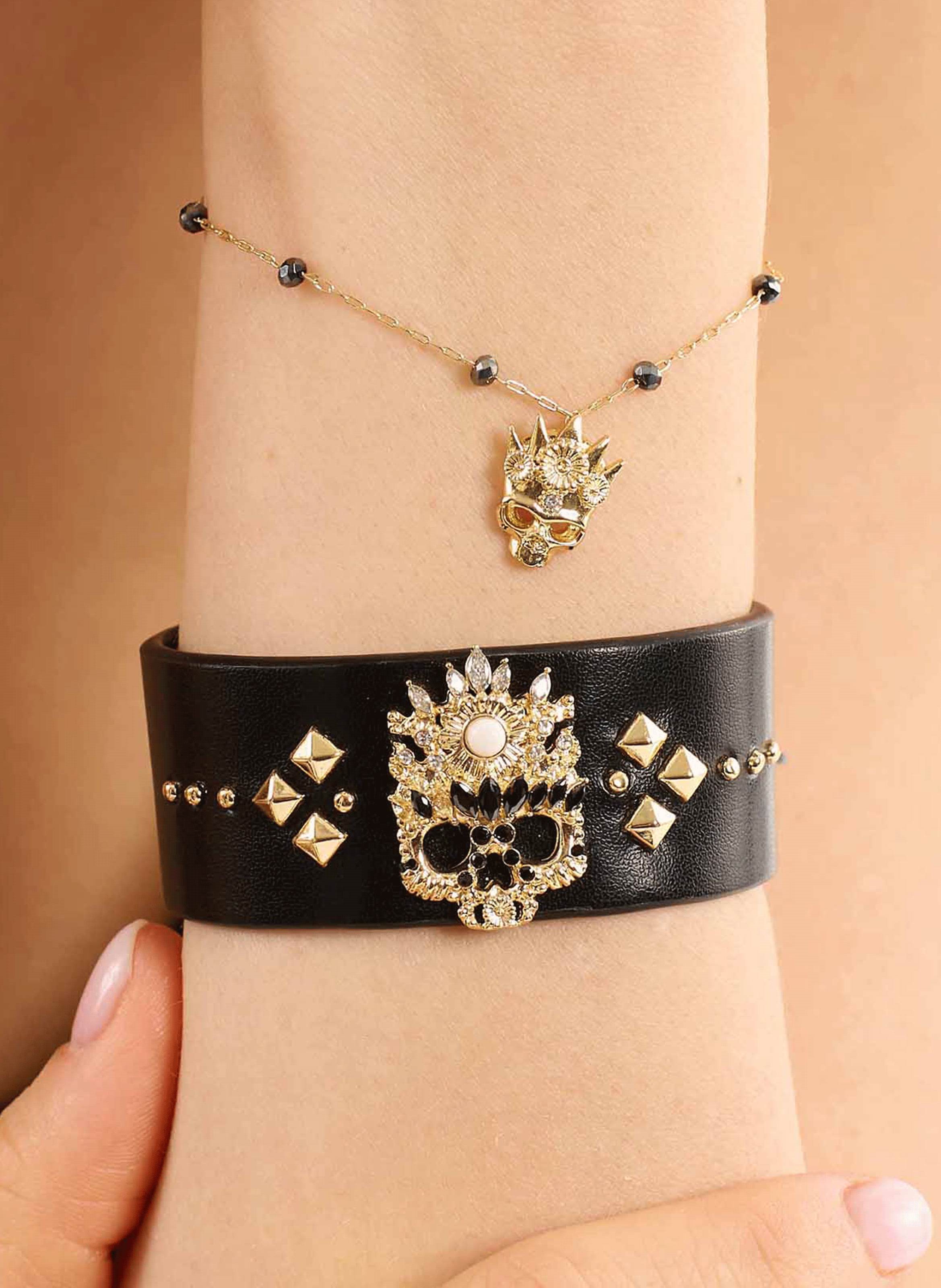 Cuff bracelet with magnetic clasp HIPANEMA Black