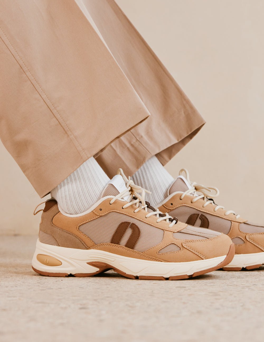 ASICS GEL PULSE 13 ODAJE EX. M.MOUSTACHE Beige