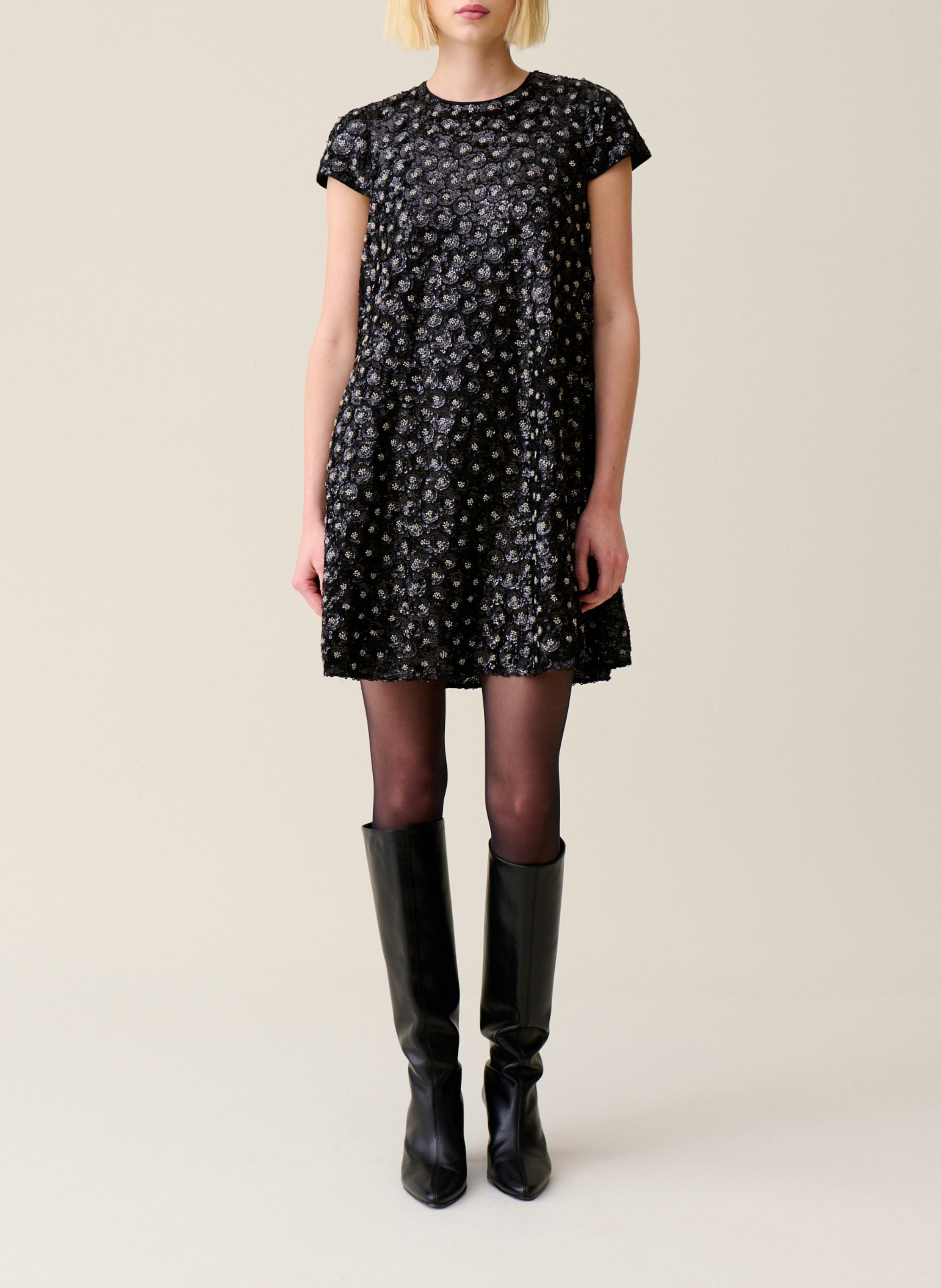 Korte jurk met ronde hals en pailletten CLAUDIE PIERLOT Zwart