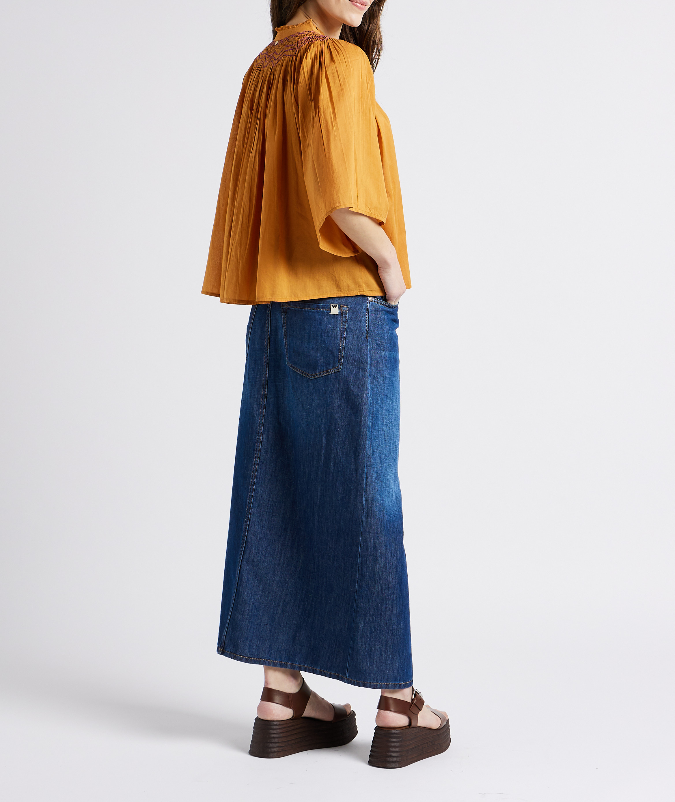 Weite, bestickte Baumwollbluse mit offenem Kragen ANTIK BATIK Braun