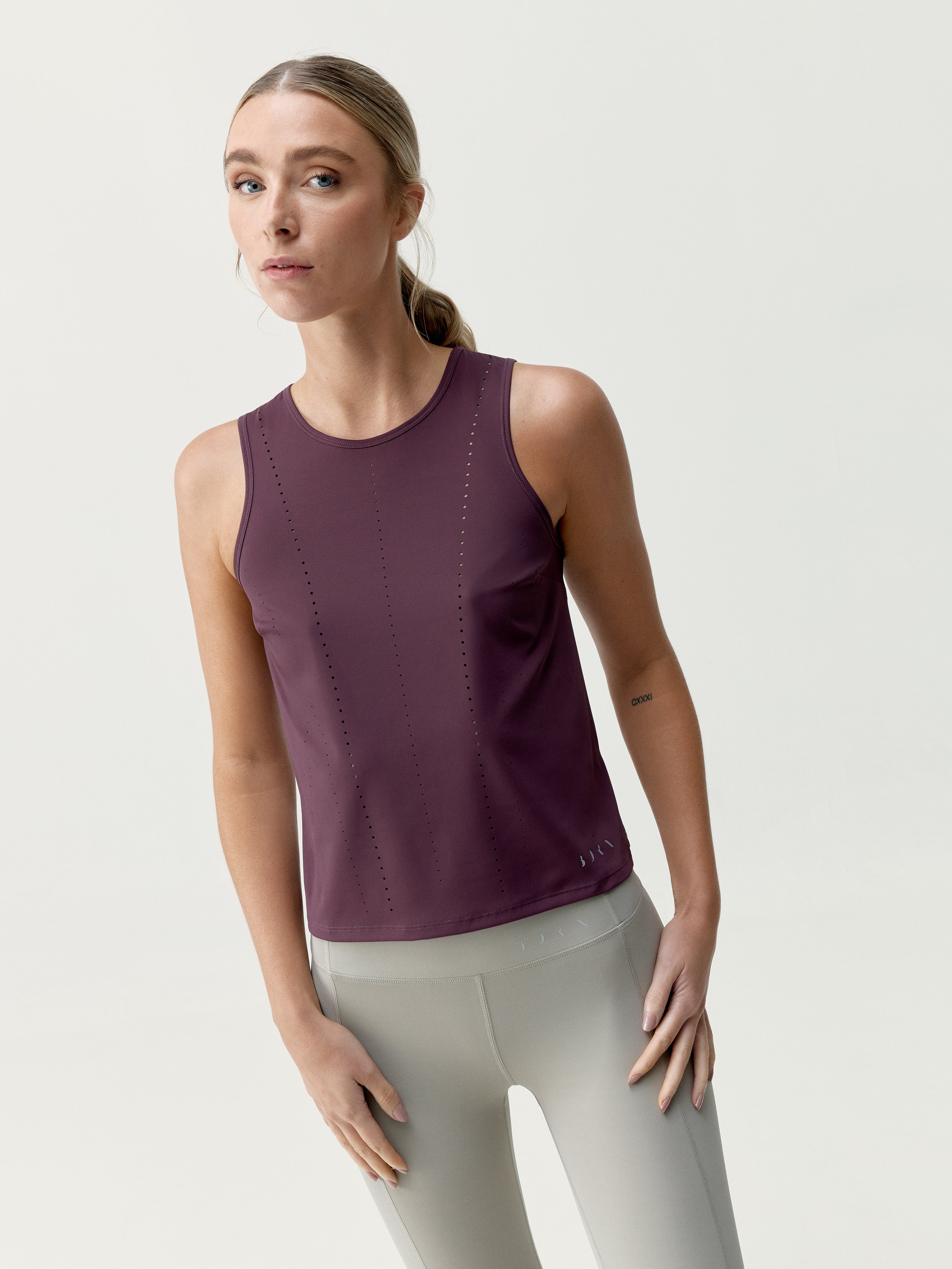 Sleeveless performance sports t-shirt BORN LIVING YOGA