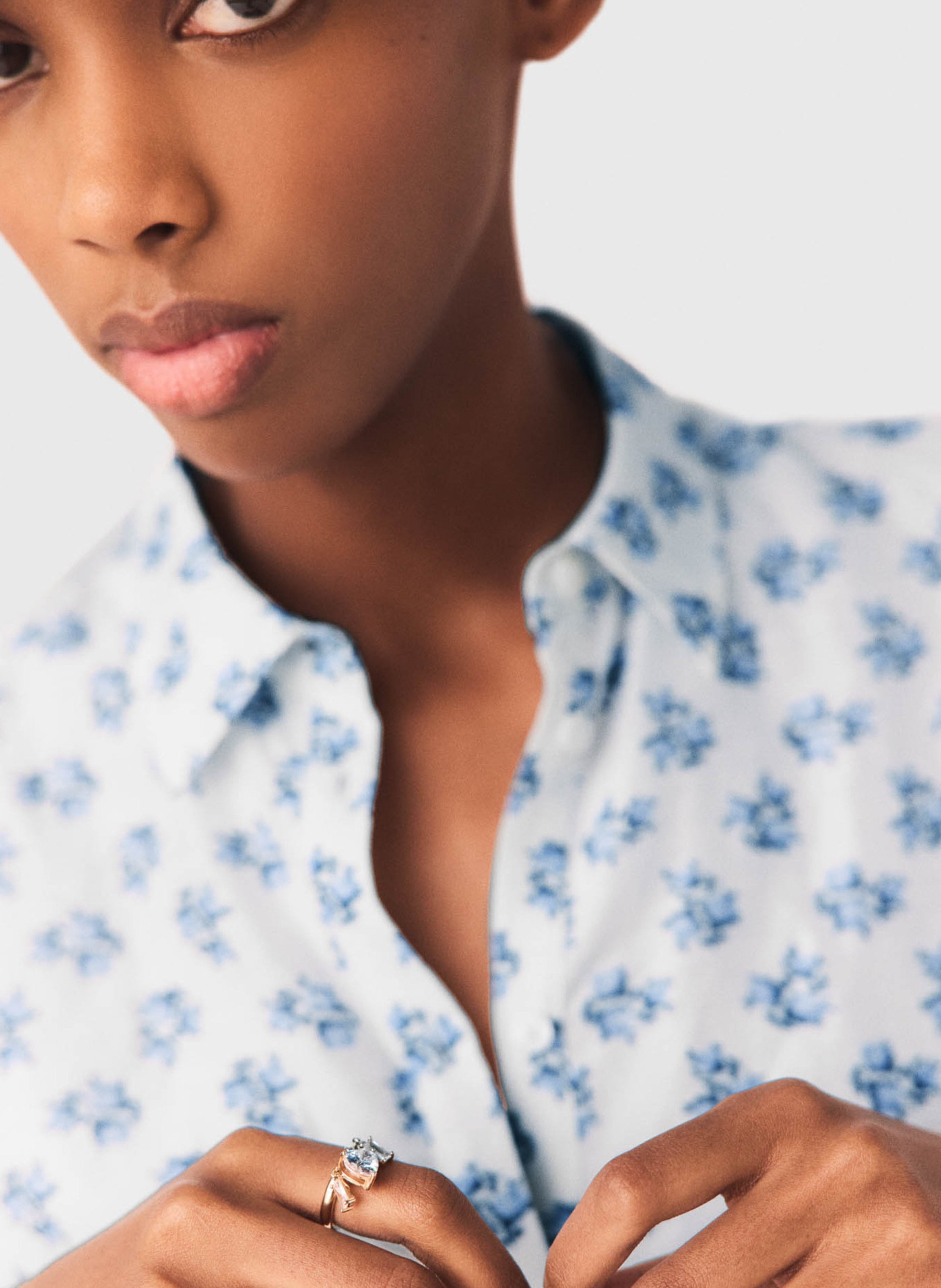 Ring met strass van messing MAJE Goudkleurig