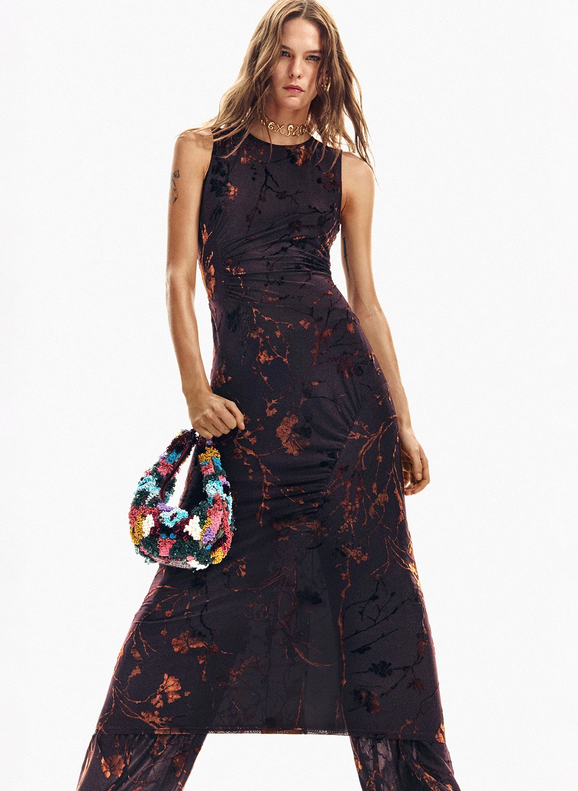 Langes Kleid mit Rundhalsausschnitt DESIGUAL Braun