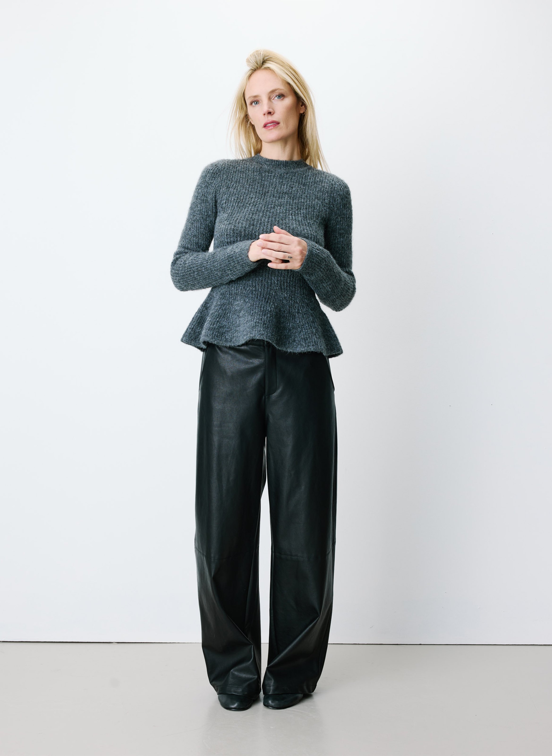 Round-neck sweater GRACE ET MILA Black