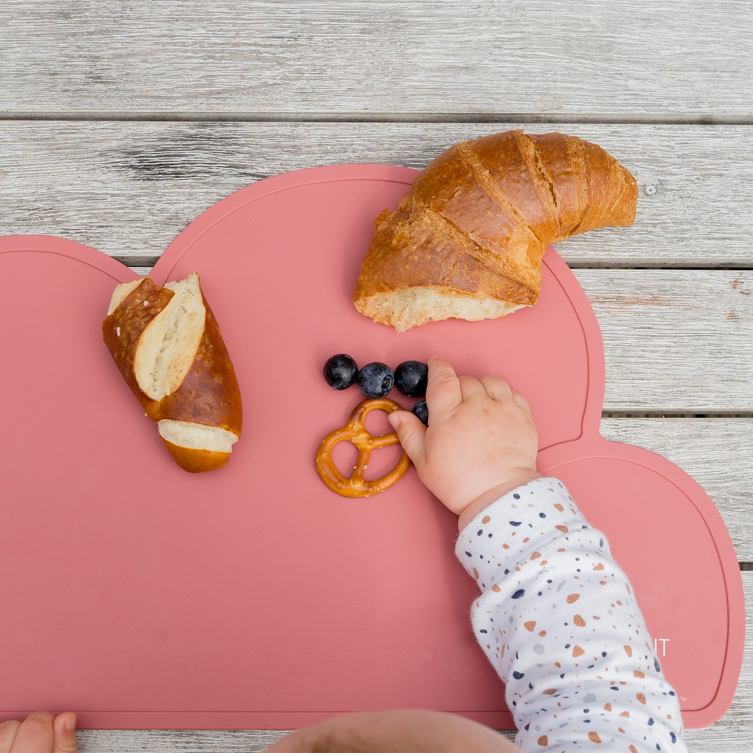 Silicone baby bib KINDSGUT Pink