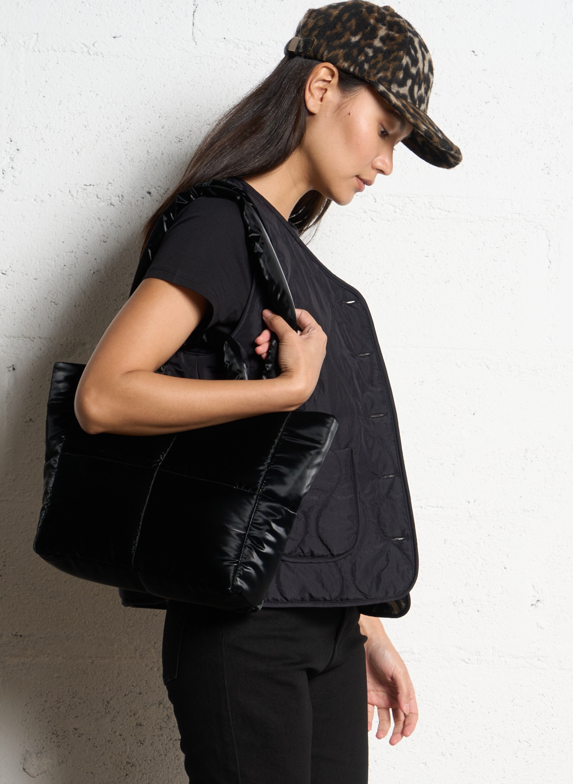 Quilted handbag ONE STEP Black