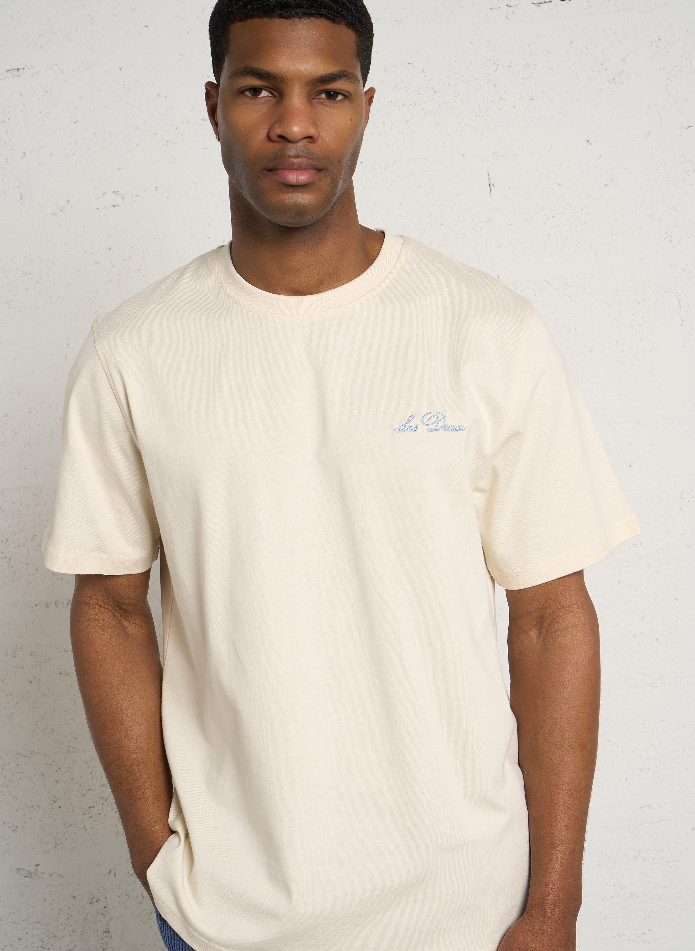 Tee-shirt droit col rond brodé en coton organique LES DEUX